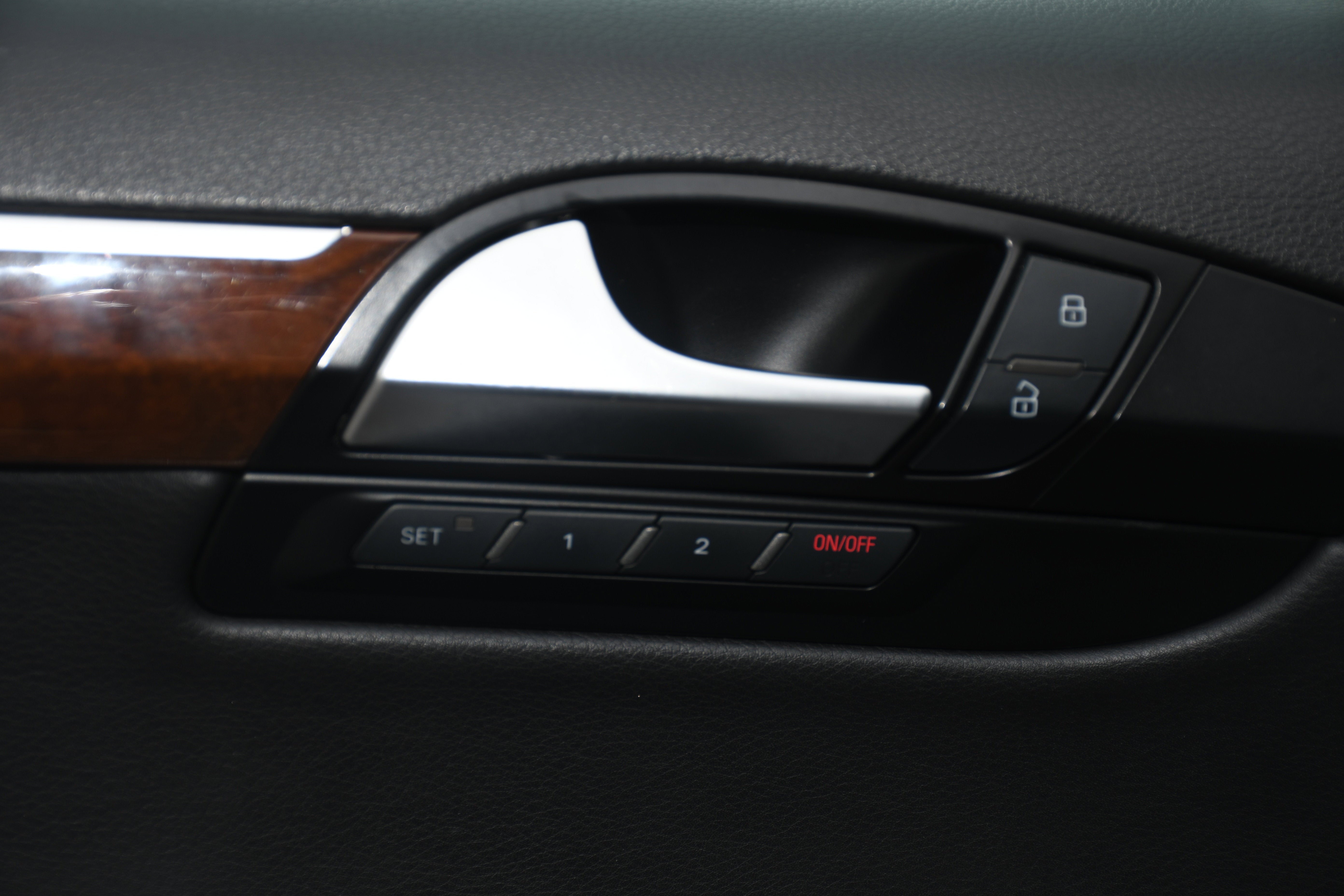2011 Audi Q7 PREMIUM PLUS