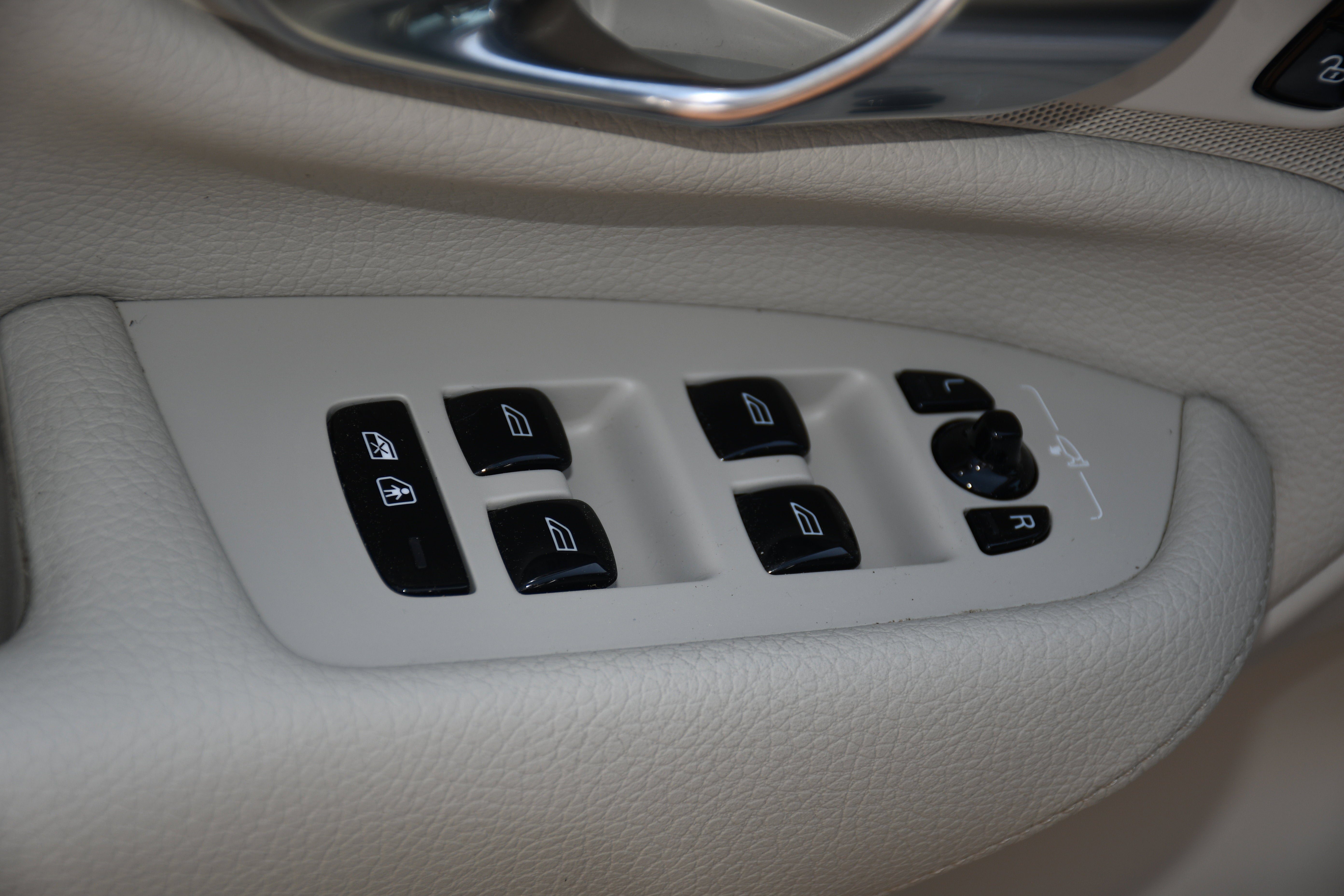 2021 Volvo XC90 Momentum