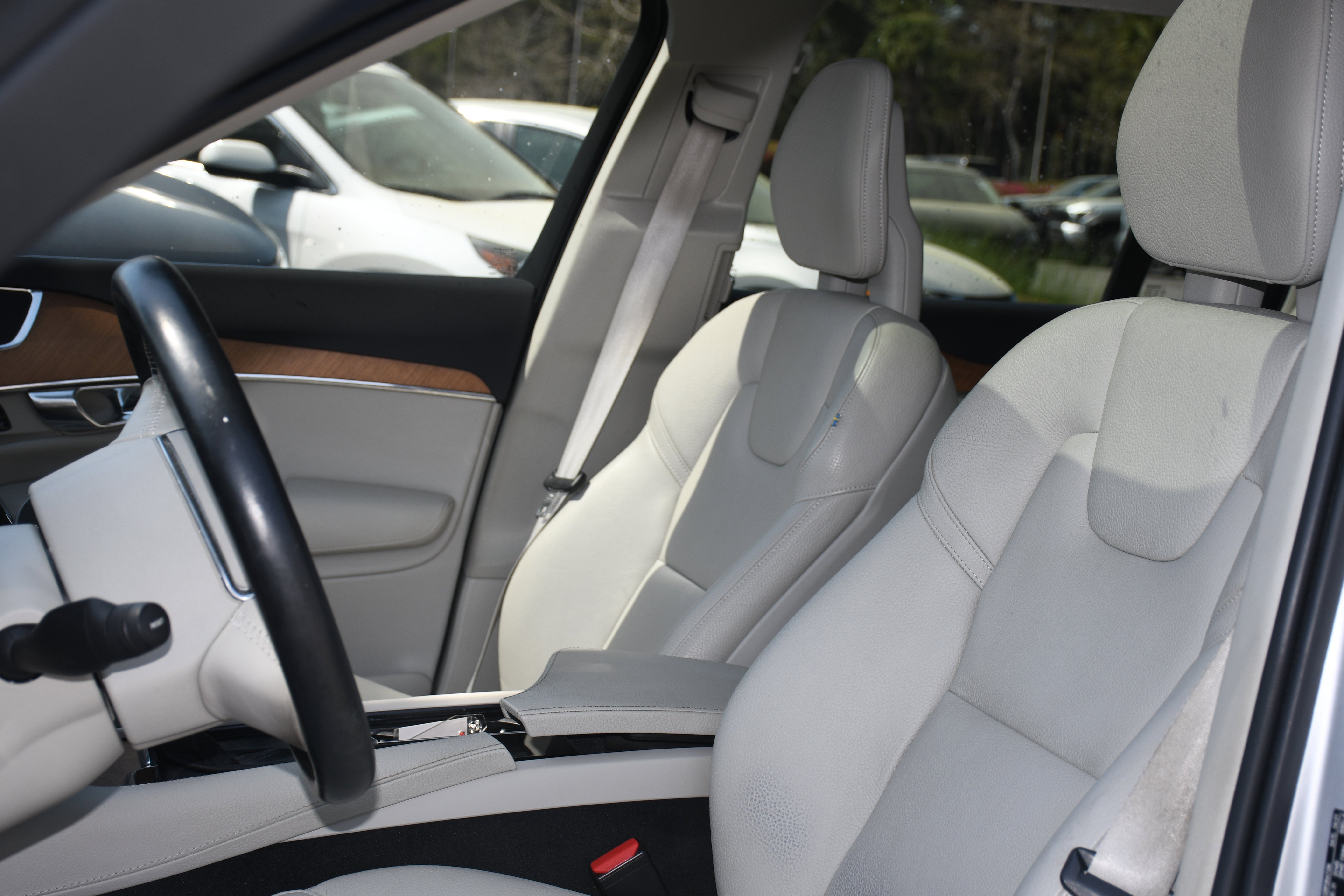 2021 Volvo XC90 Momentum