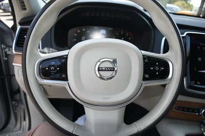 2021 Volvo XC90 Momentum