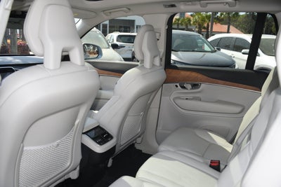 2021 Volvo XC90 Momentum