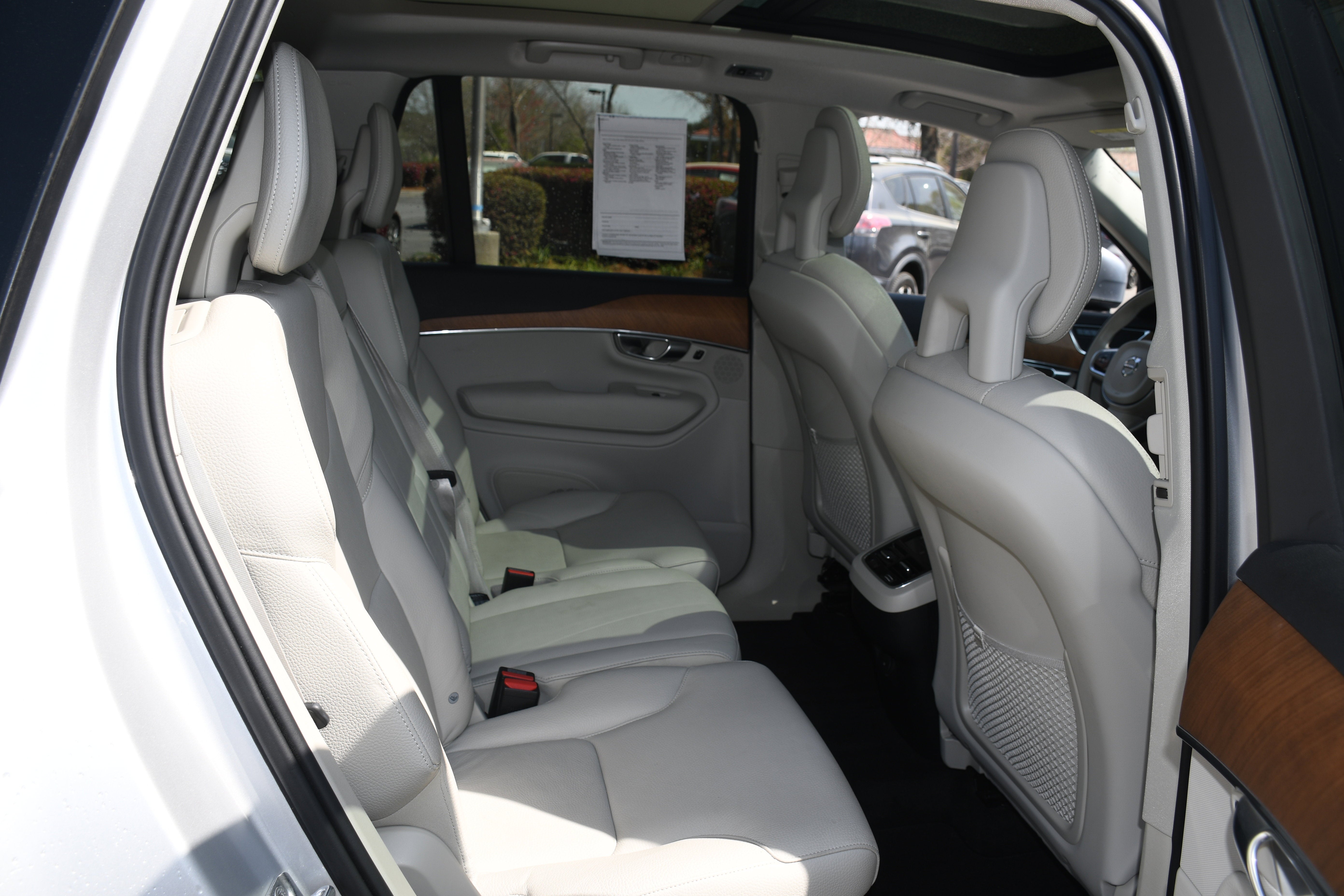 2021 Volvo XC90 Momentum