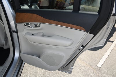 2021 Volvo XC90 Momentum