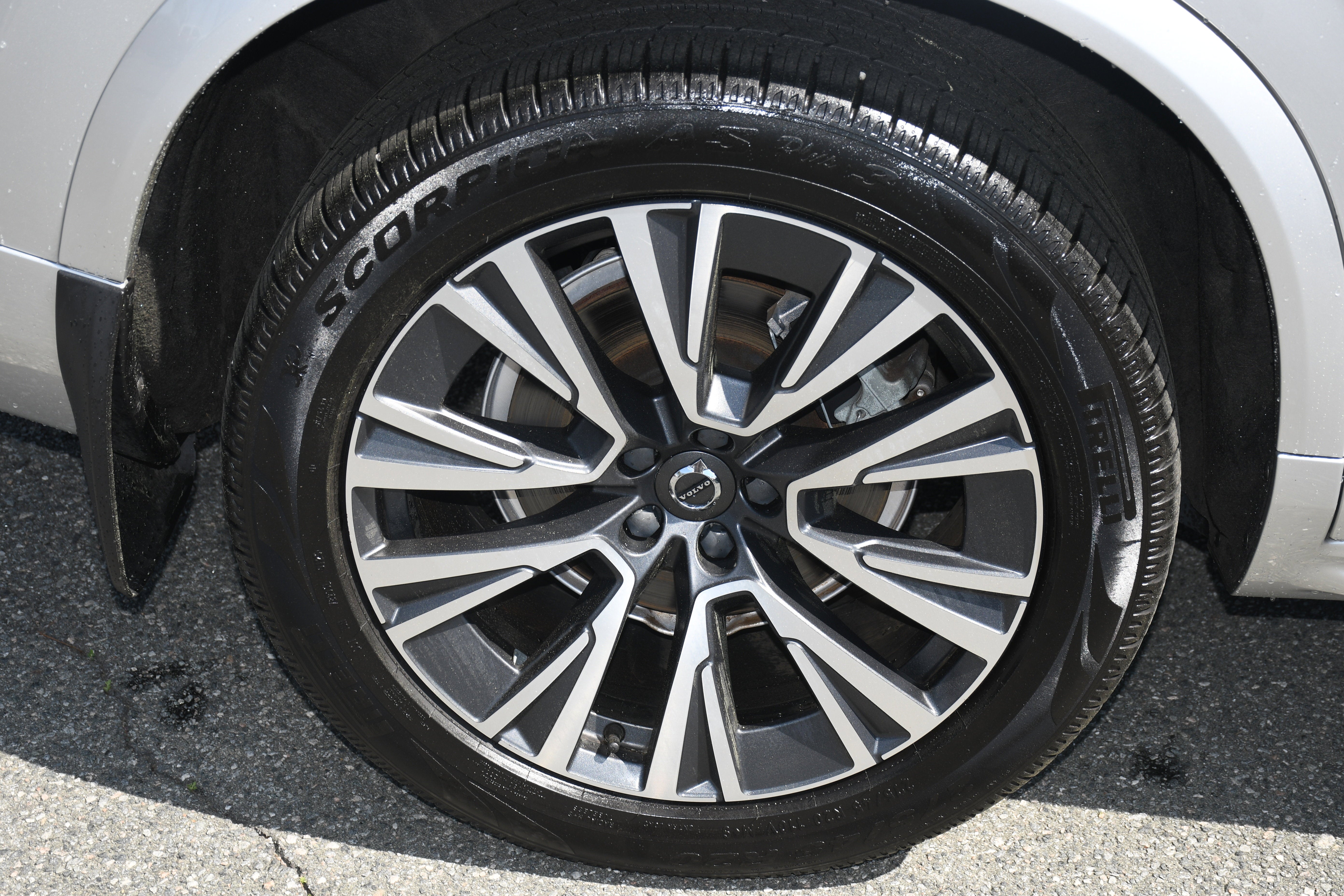 2021 Volvo XC90 Momentum