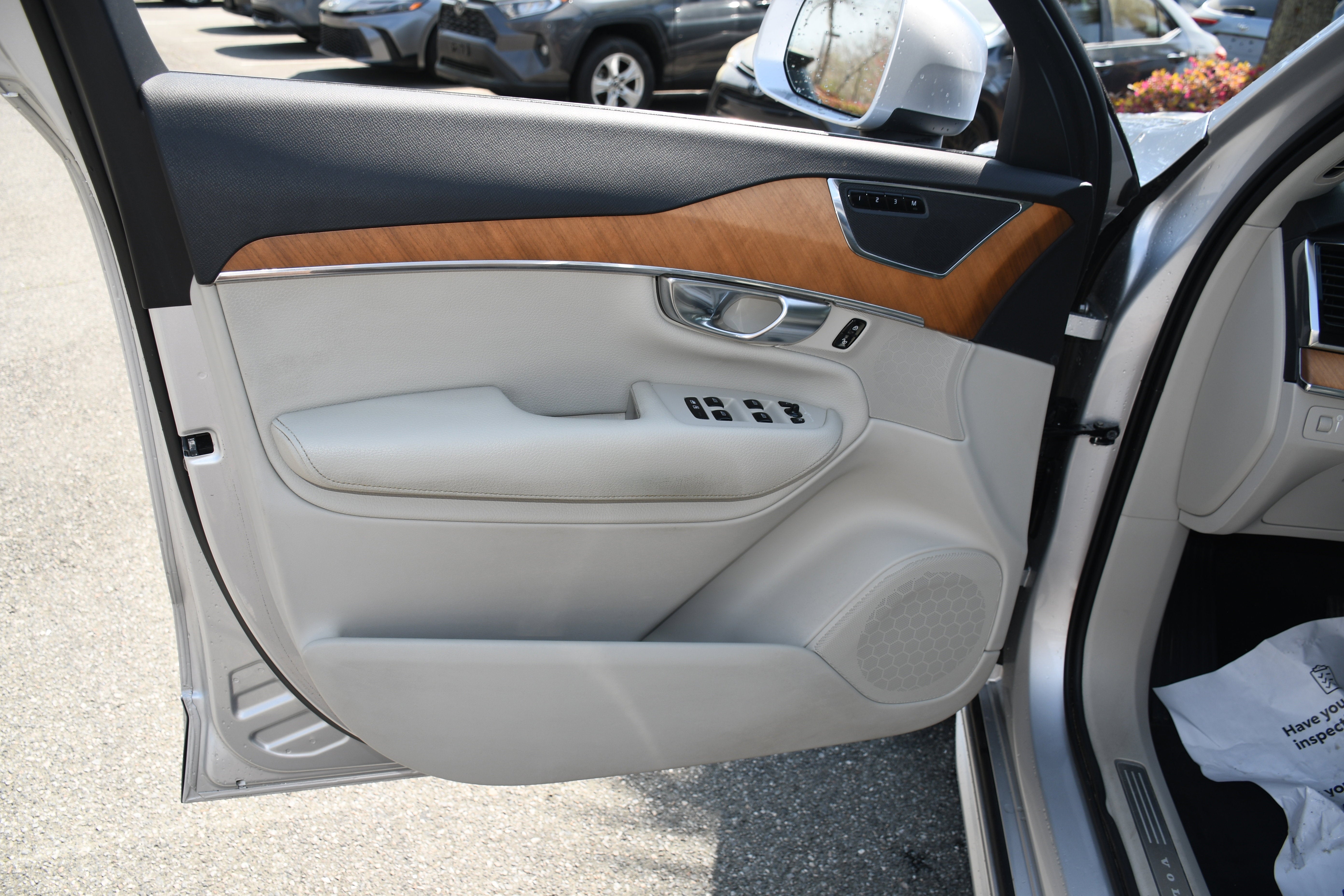 2021 Volvo XC90 Momentum