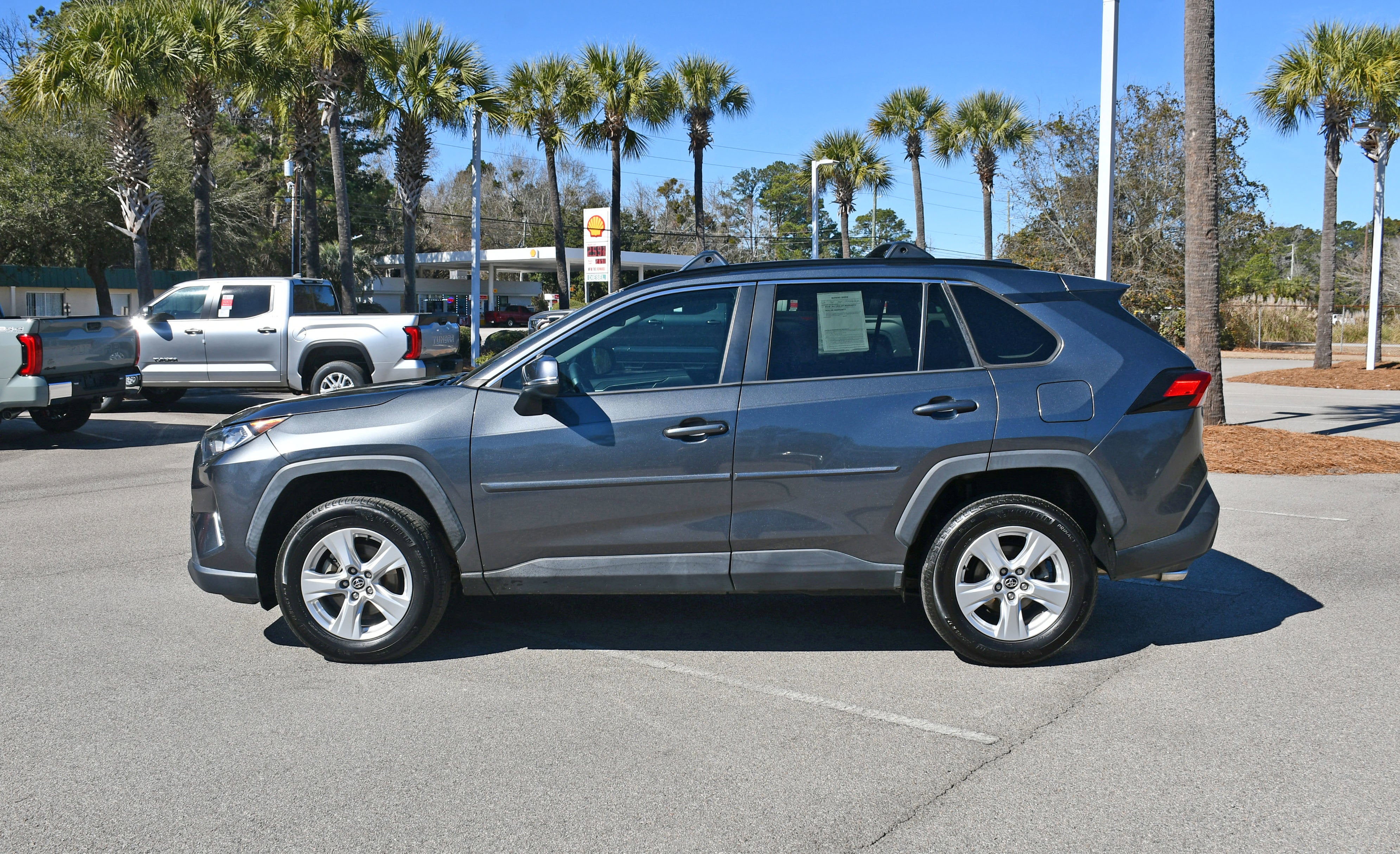 2020 Toyota RAV4 XLE