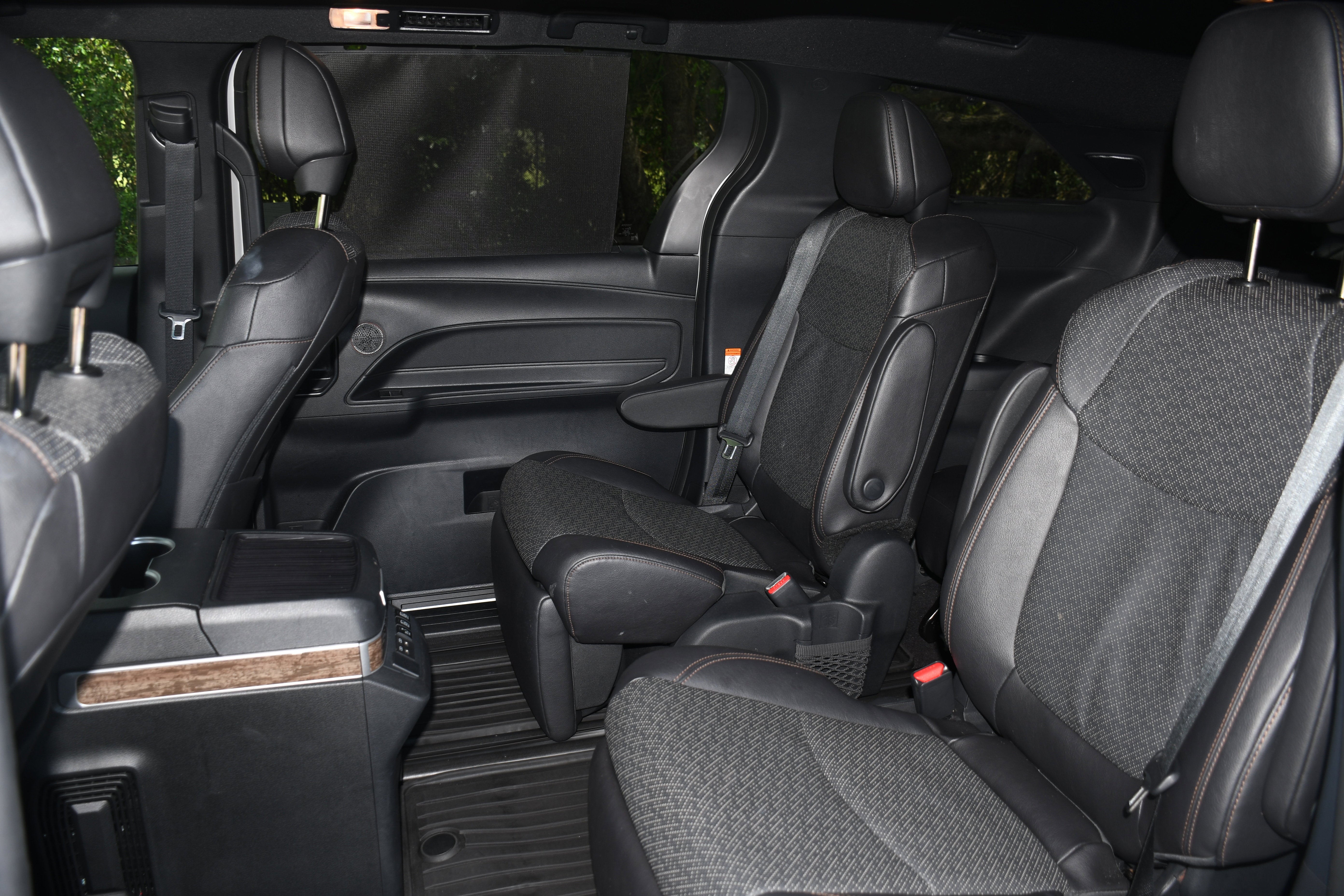 2025 Toyota Sienna Platinum