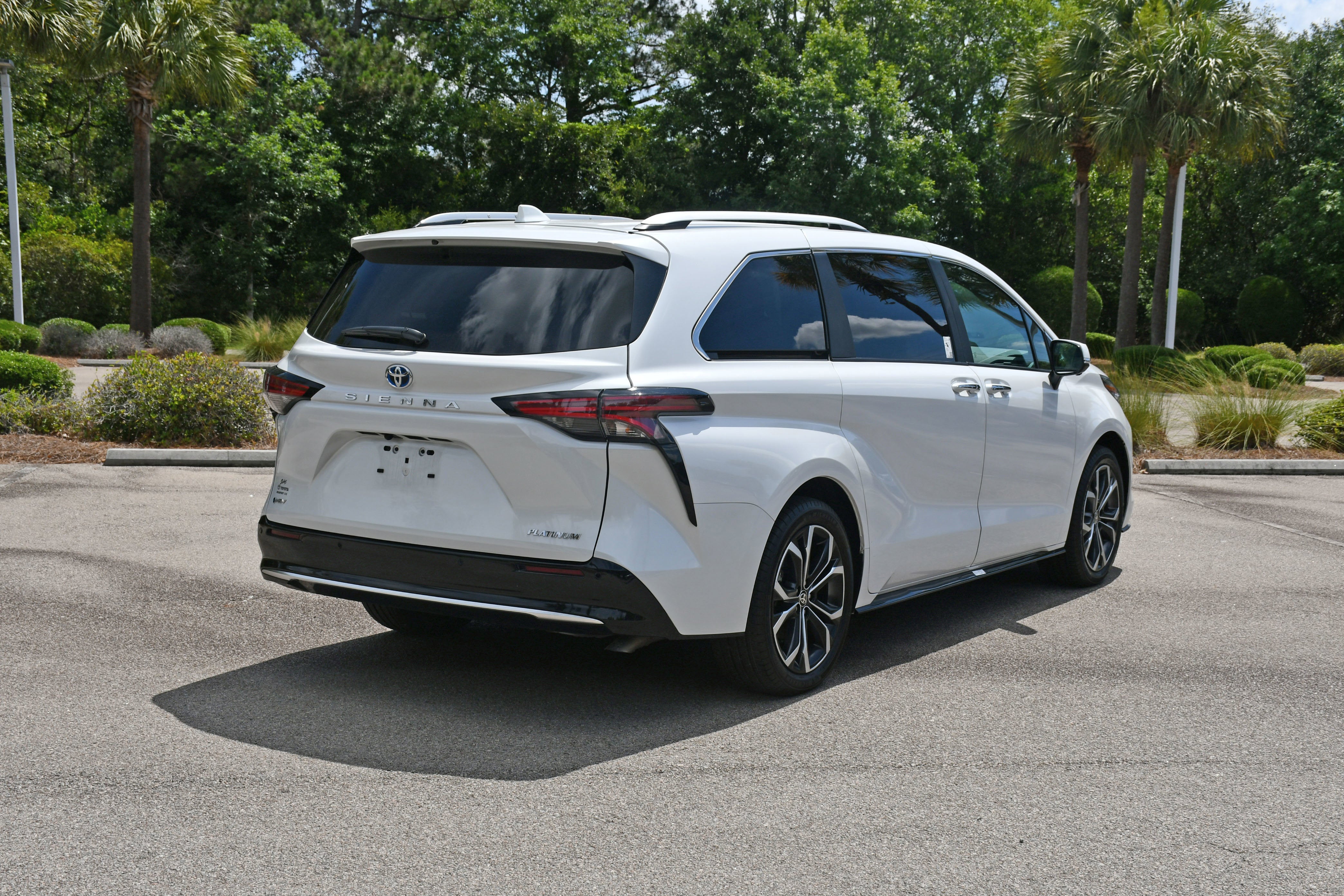 2025 Toyota Sienna Platinum