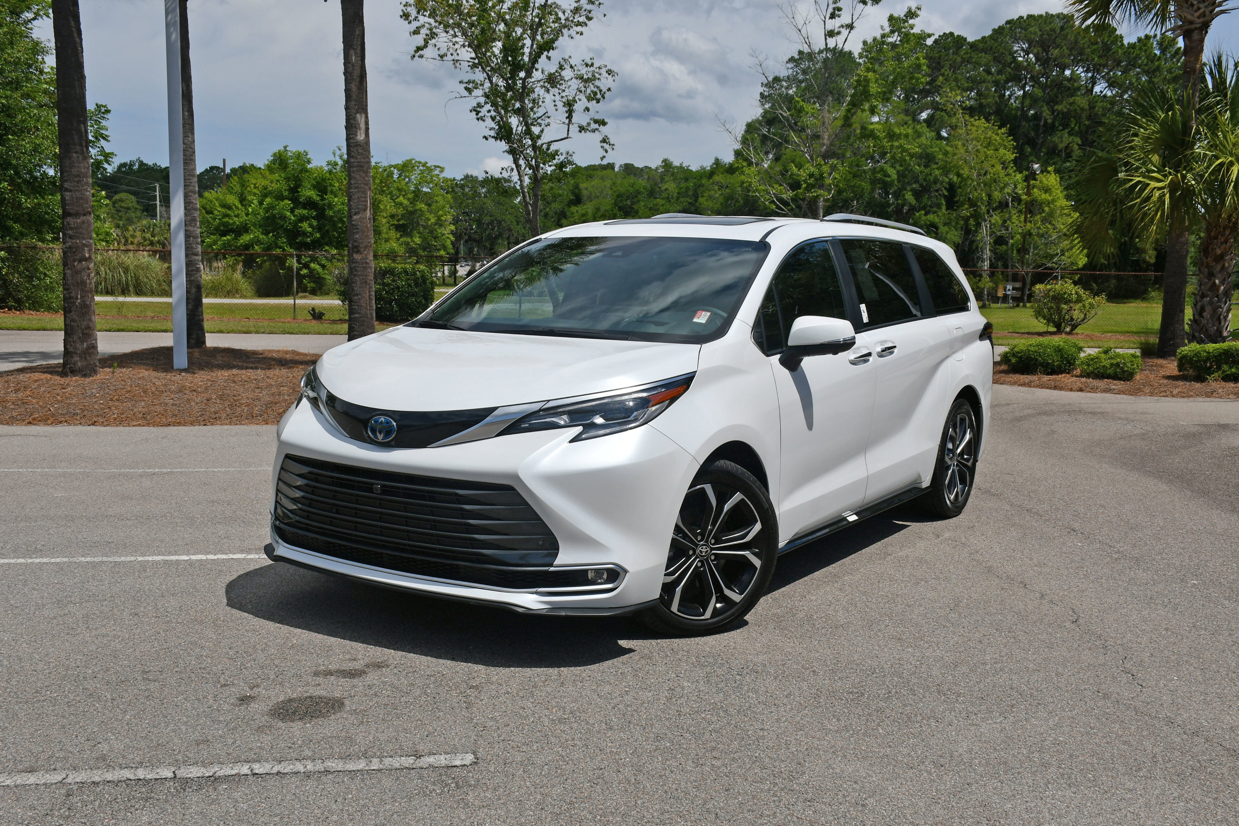 2025 Toyota Sienna Platinum