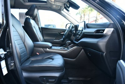 2022 Toyota Highlander Hybrid XLE