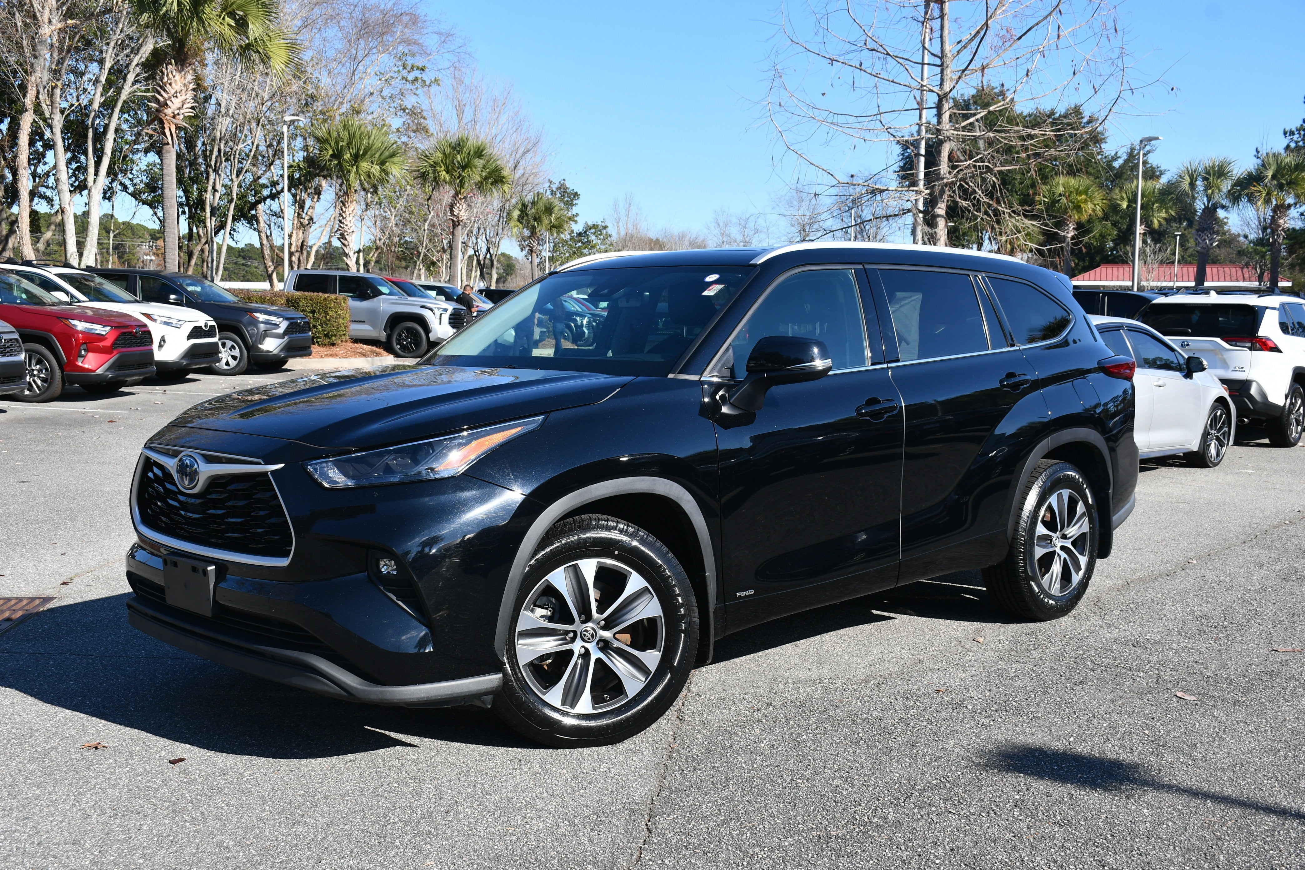2022 Toyota Highlander Hybrid XLE