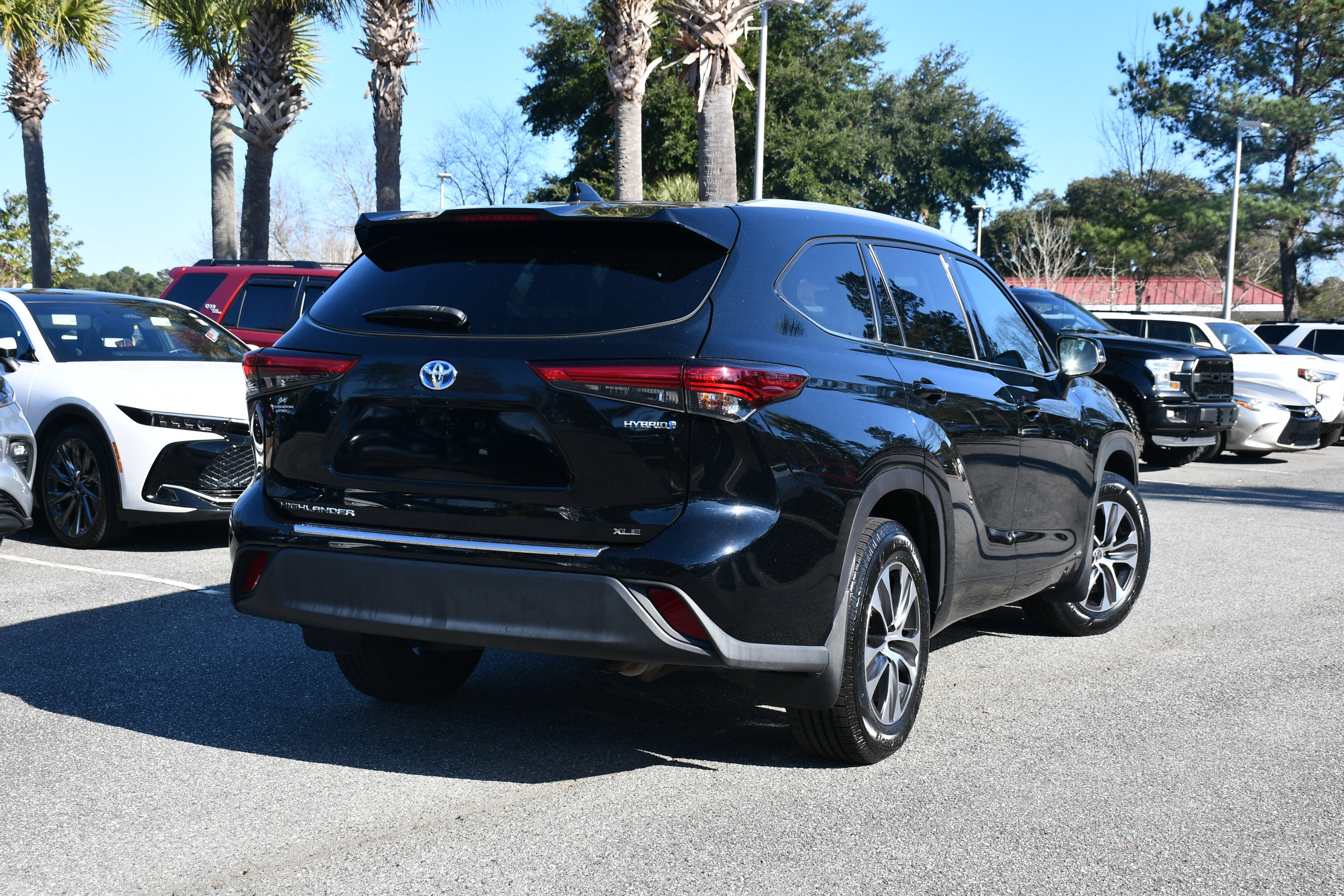 2022 Toyota Highlander Hybrid XLE