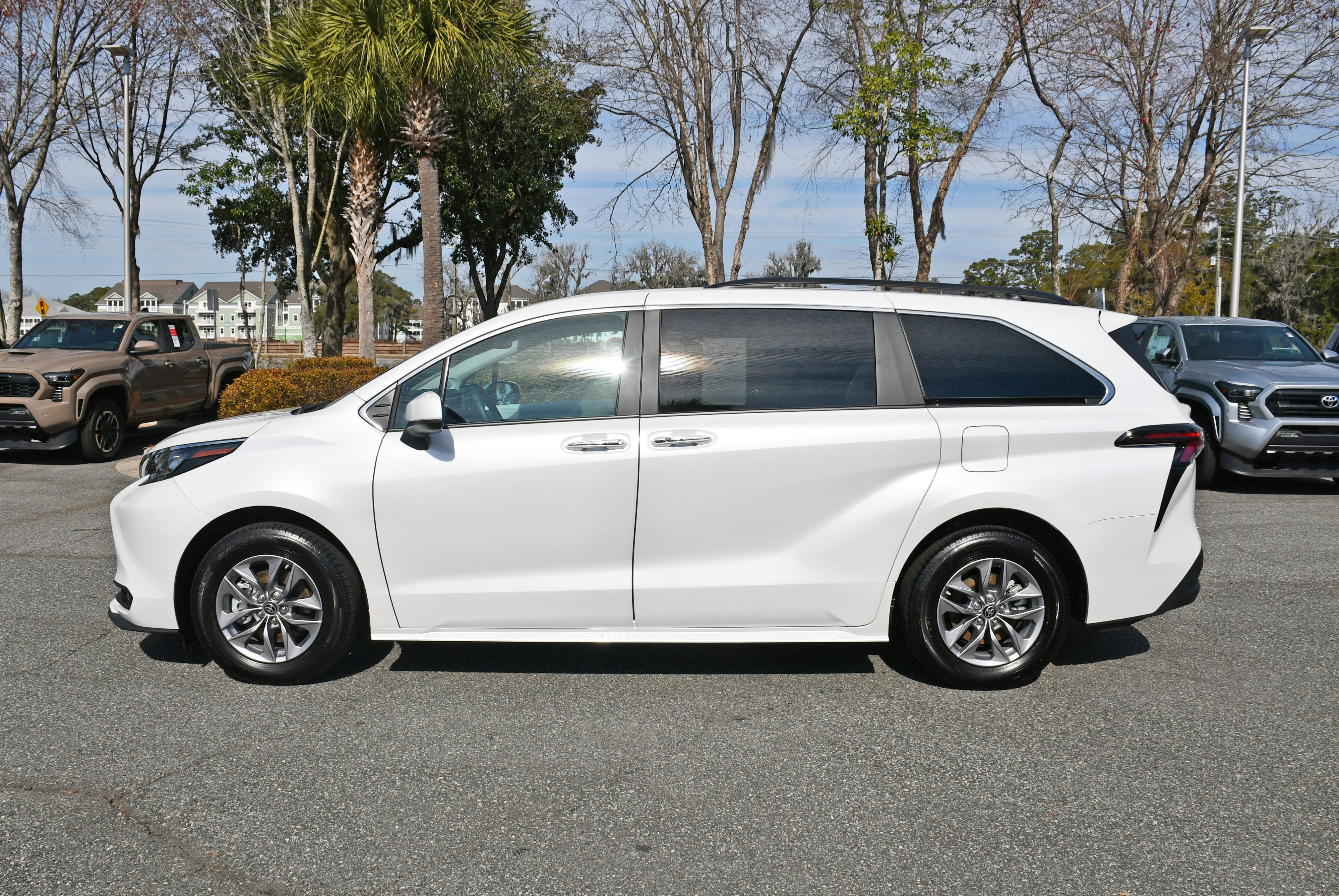 2025 Toyota Sienna XLE