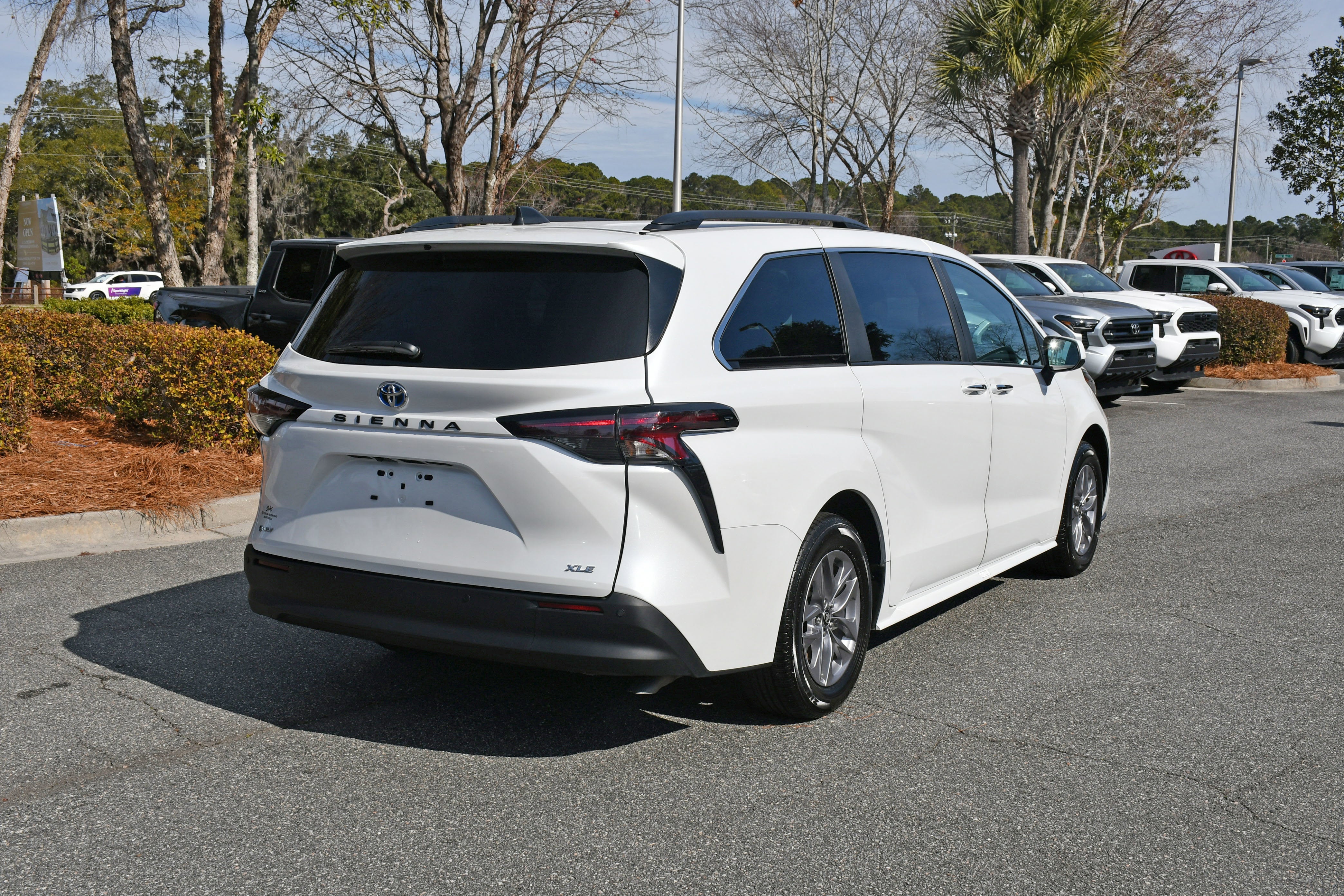 2025 Toyota Sienna XLE