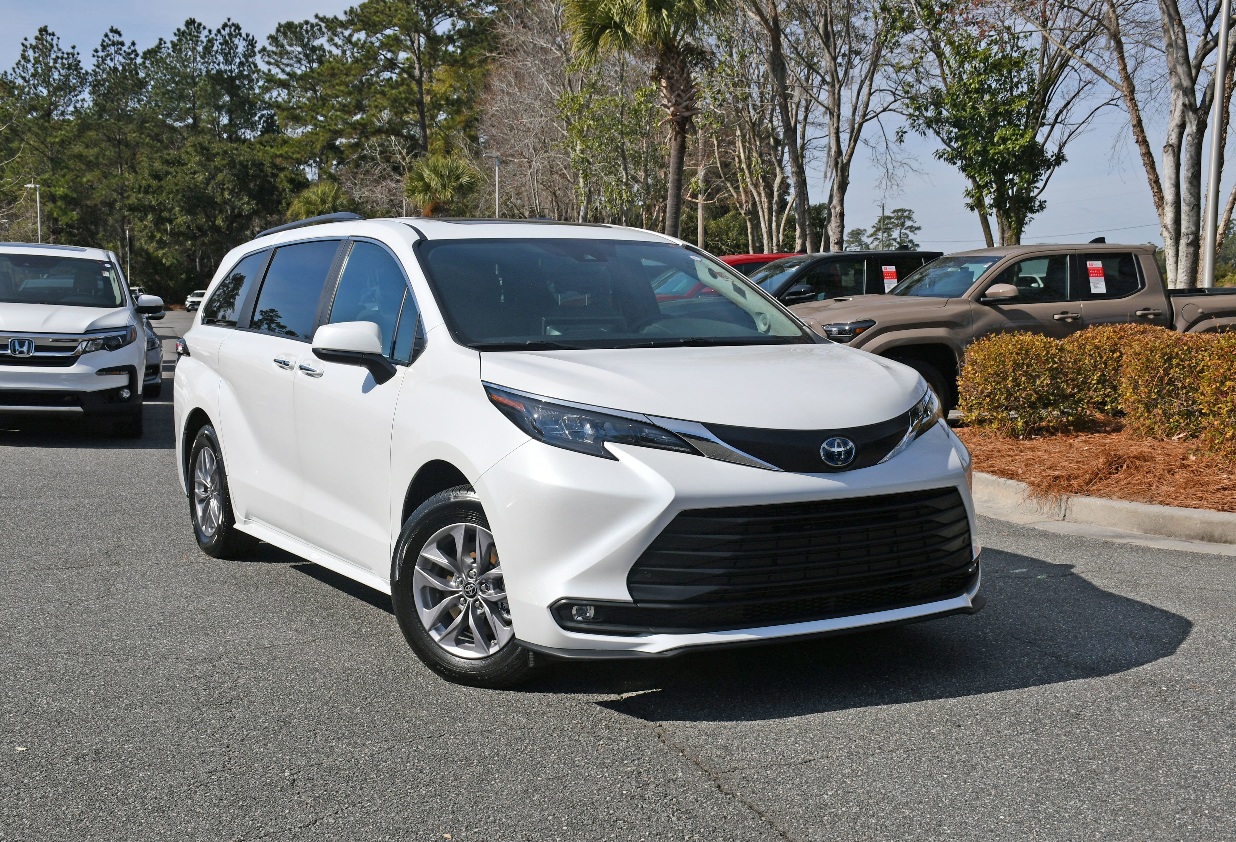 2025 Toyota Sienna XLE