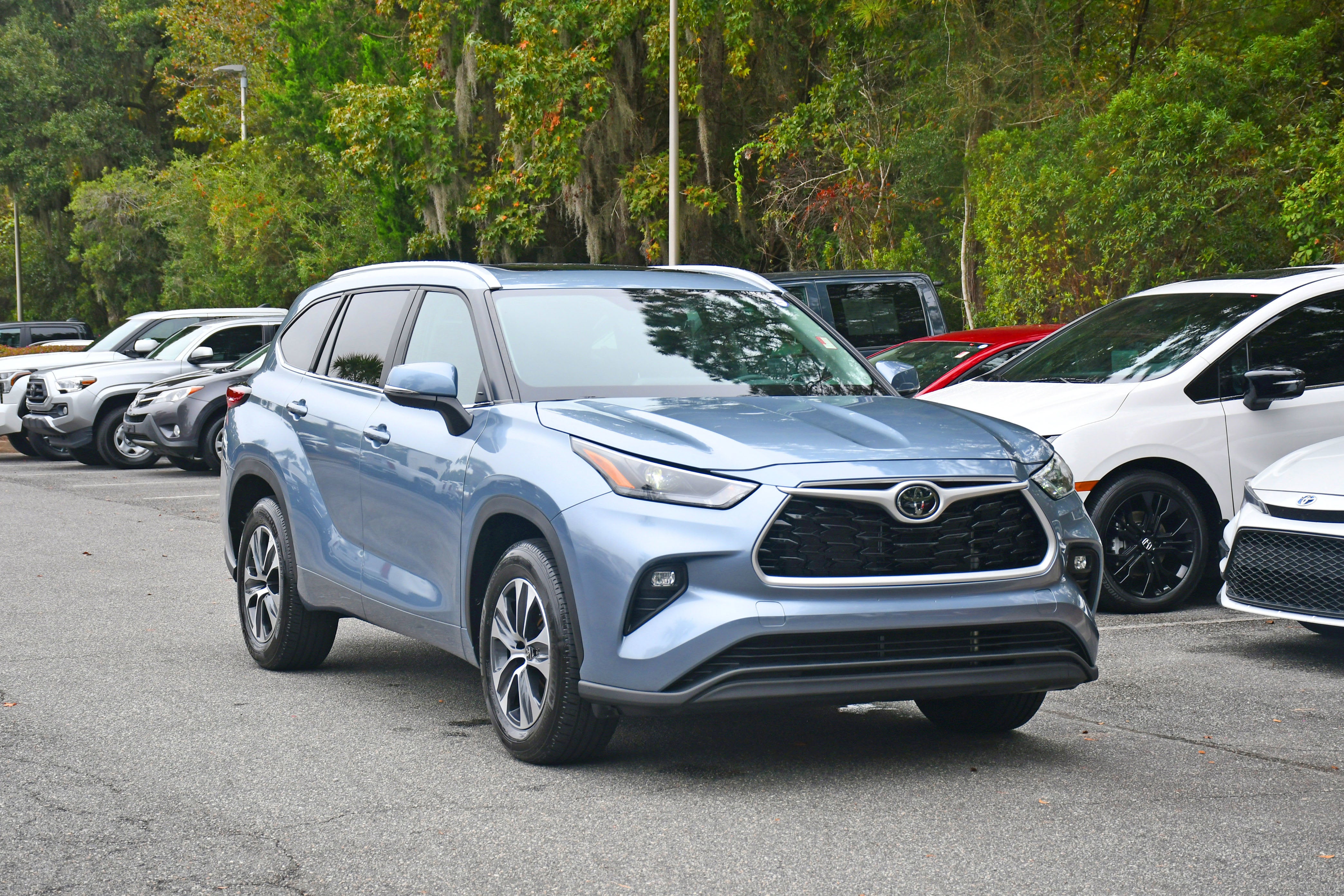 2024 Toyota Highlander LE