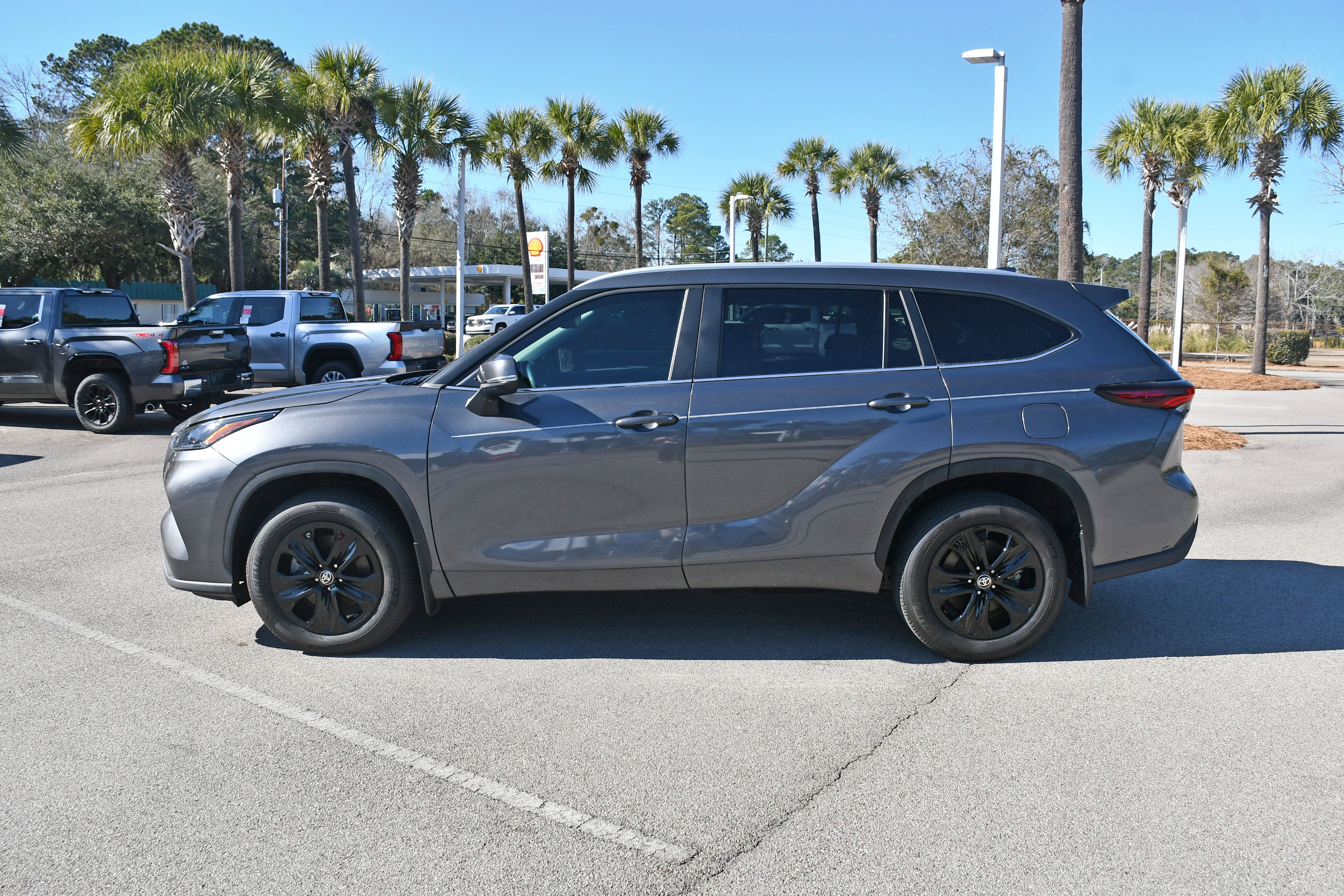 2024 Toyota Highlander LE