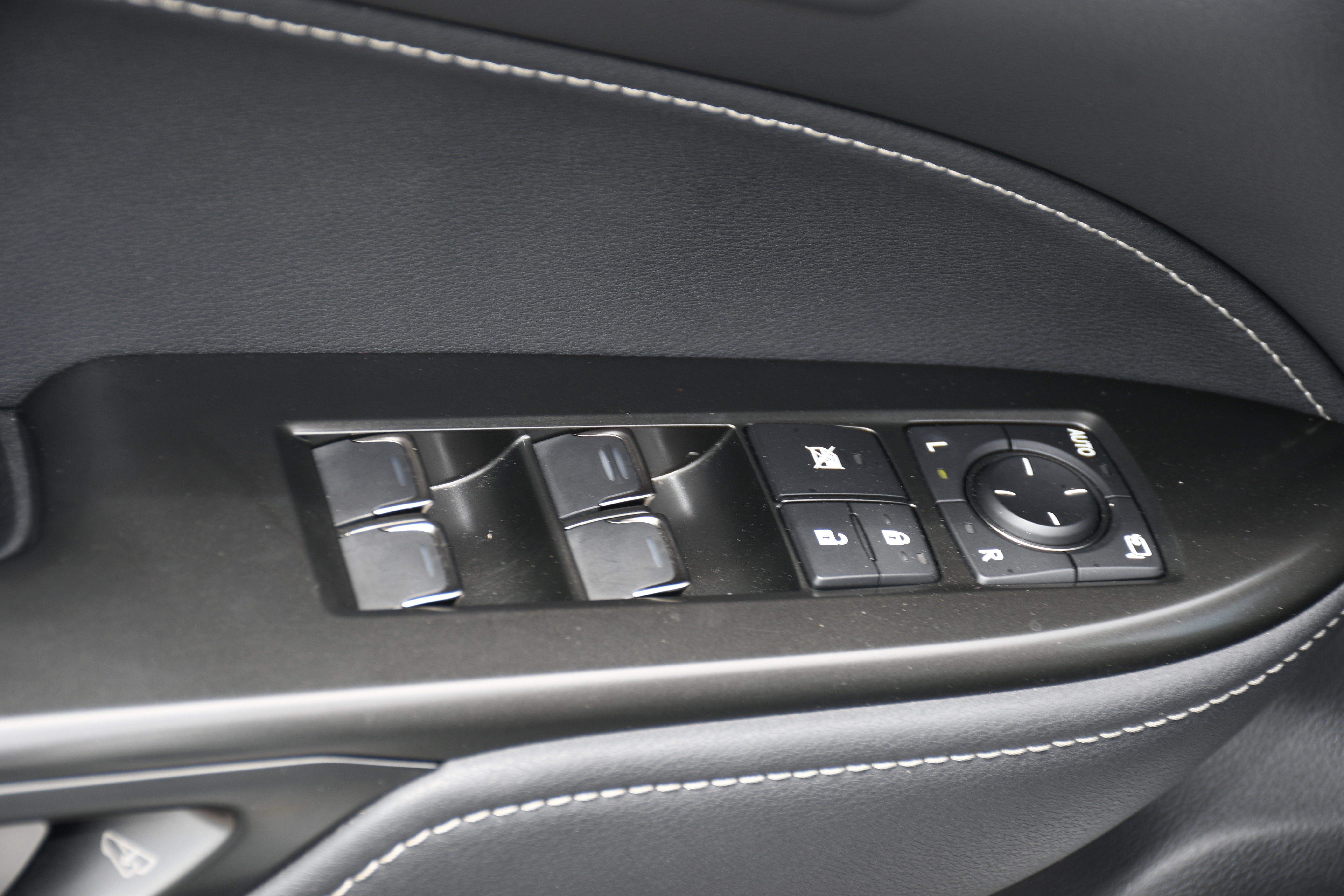 2023 Lexus NX NX 450h+ F SPORT Handling