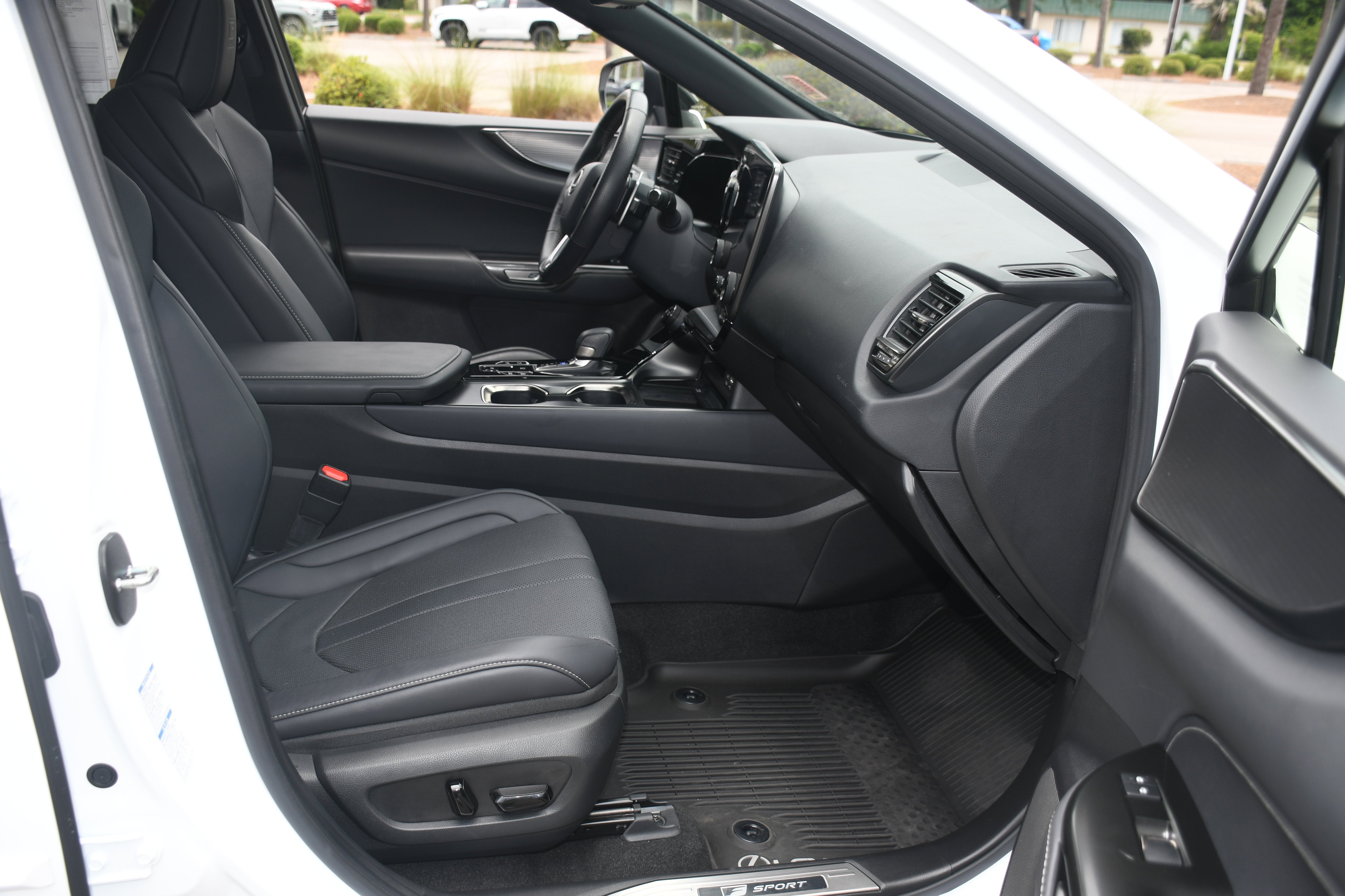 2023 Lexus NX NX 450h+ F SPORT Handling
