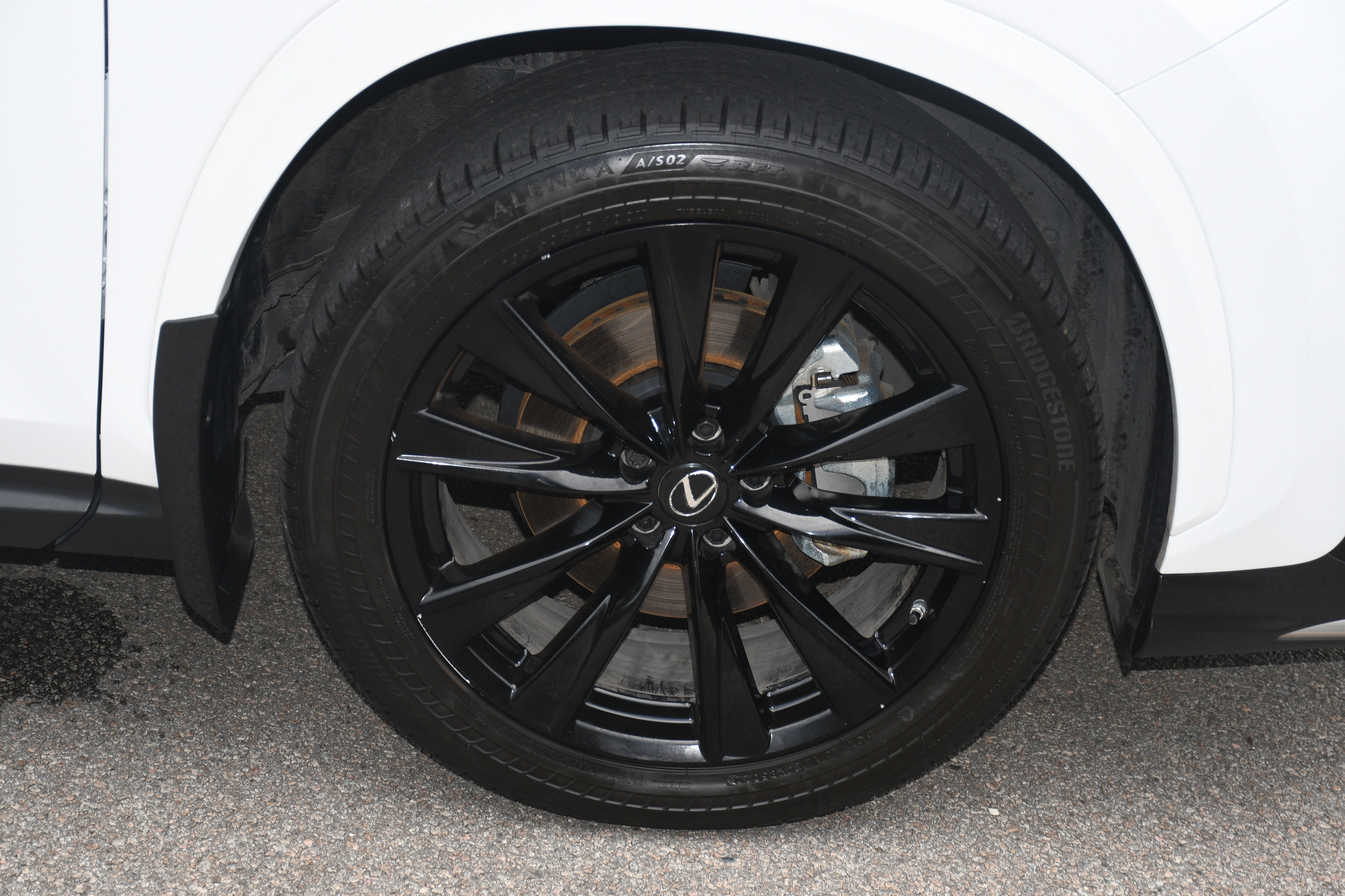2023 Lexus NX NX 450h+ F SPORT Handling