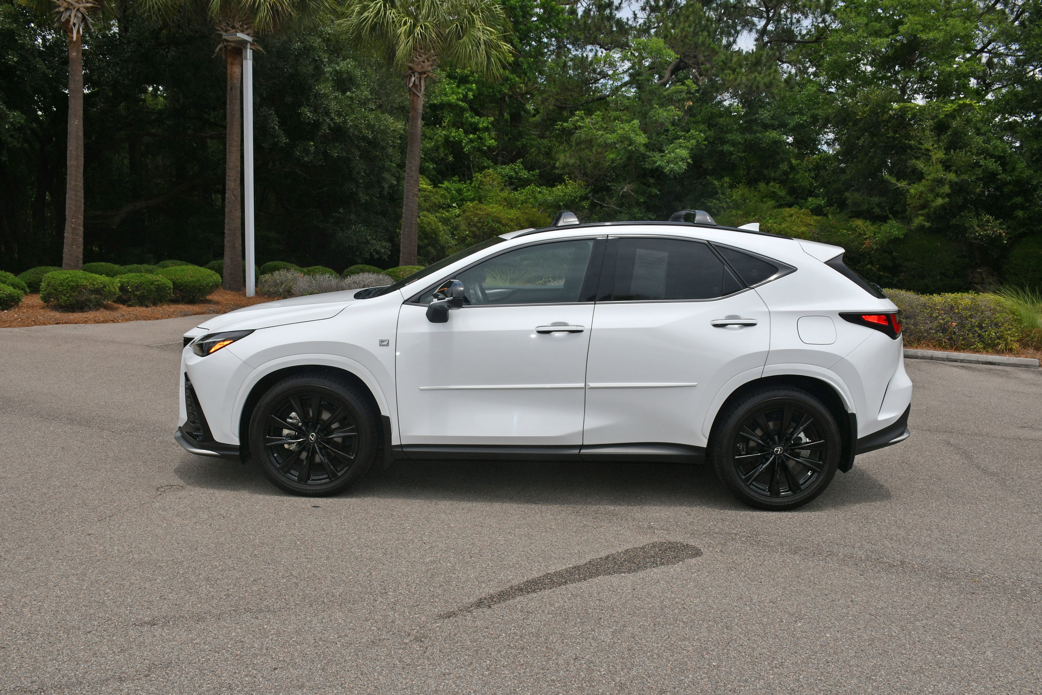 2023 Lexus NX NX 450h+ F SPORT Handling
