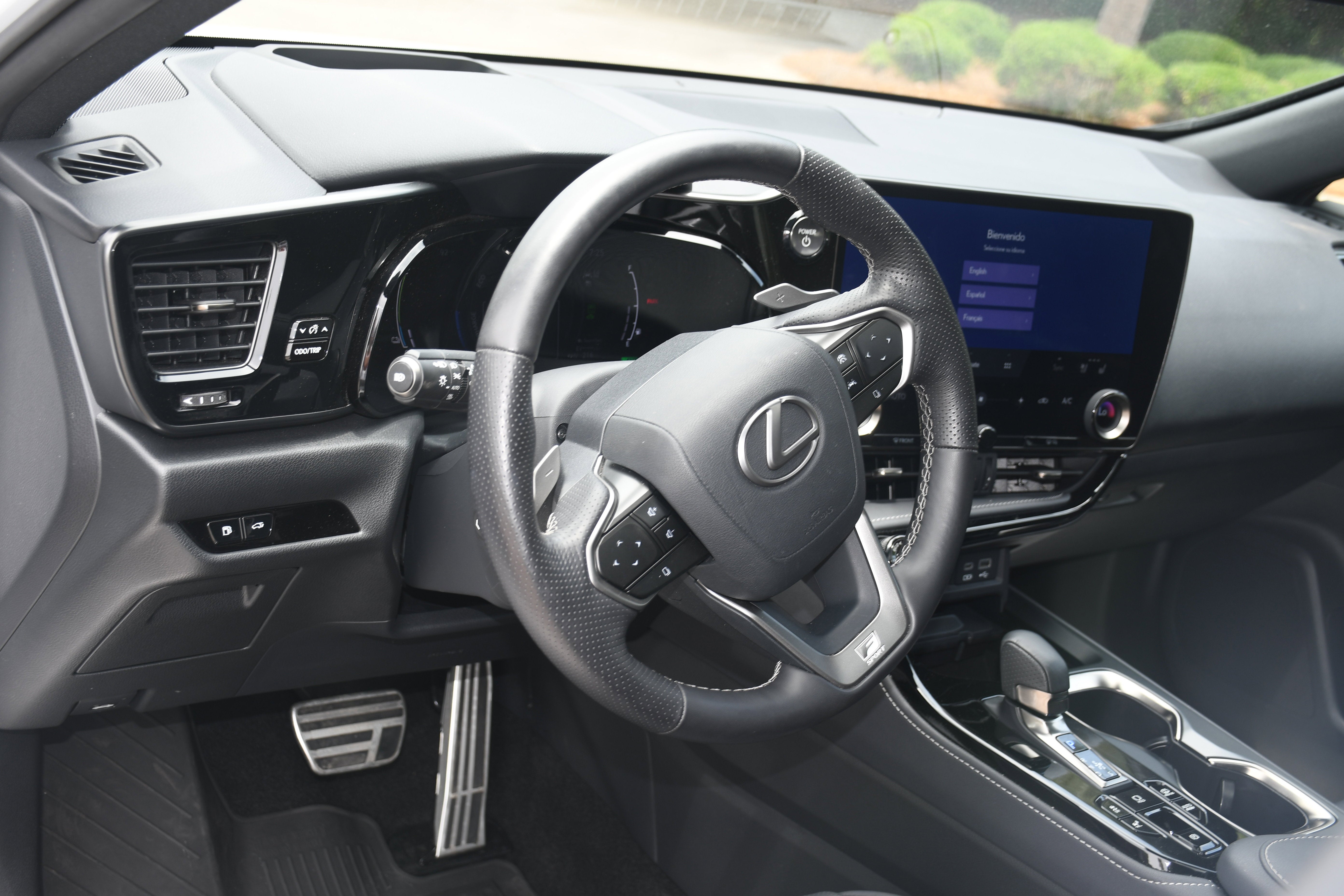 2023 Lexus NX NX 450h+ F SPORT Handling