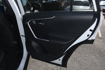 2025 Toyota RAV4 Hybrid SE