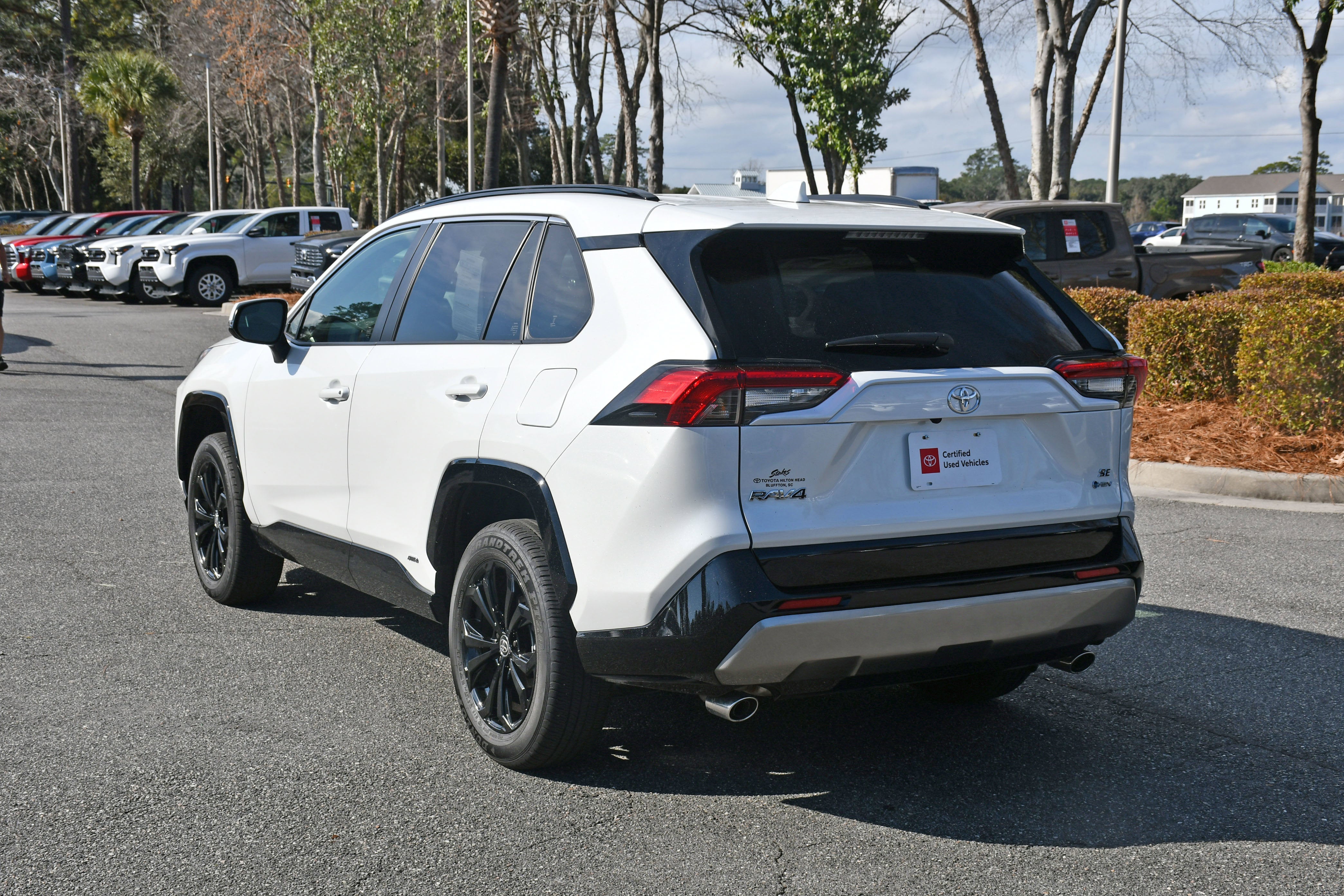 2025 Toyota RAV4 Hybrid SE