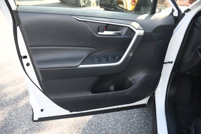 2025 Toyota RAV4 Hybrid SE