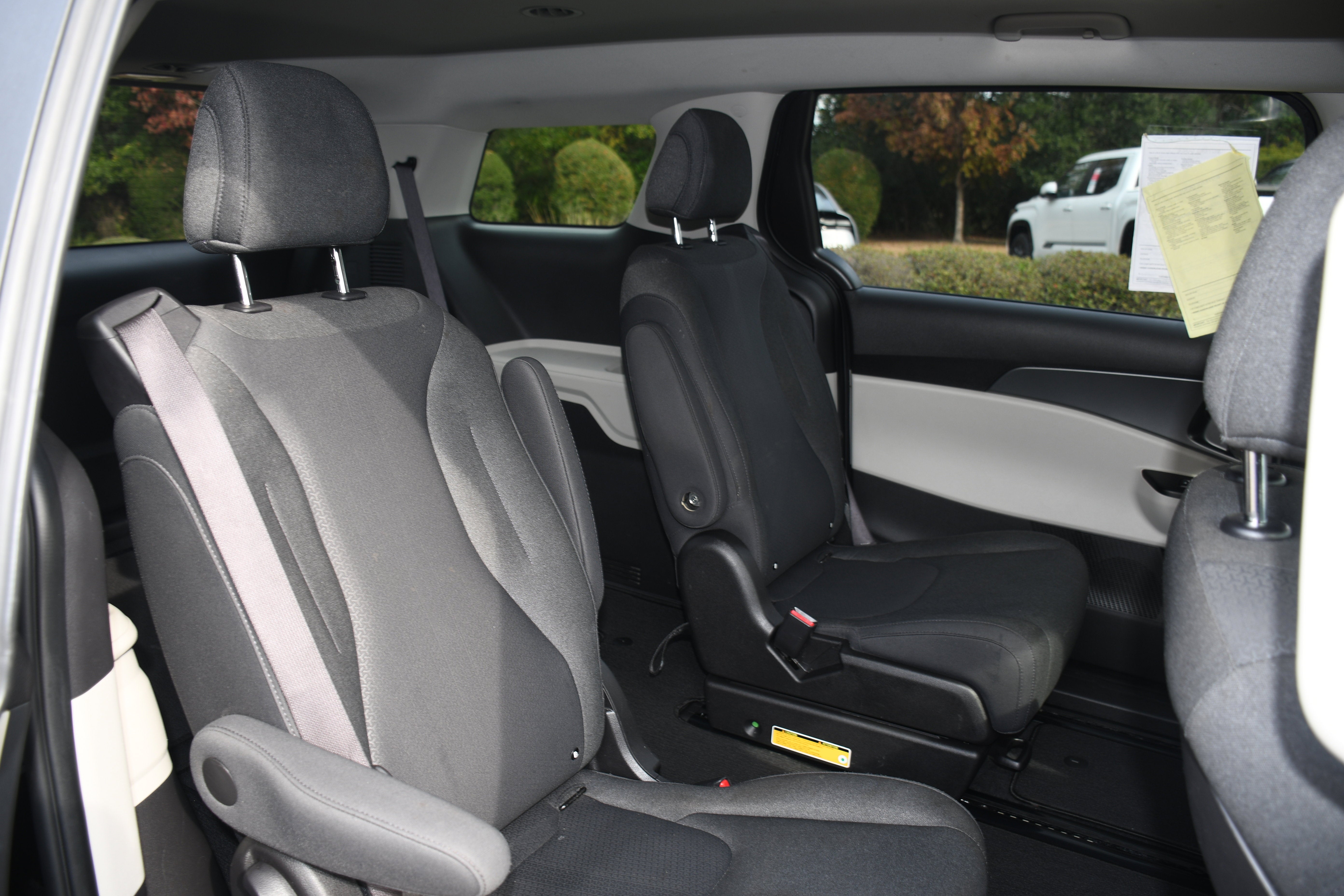 2023 Kia Carnival LX