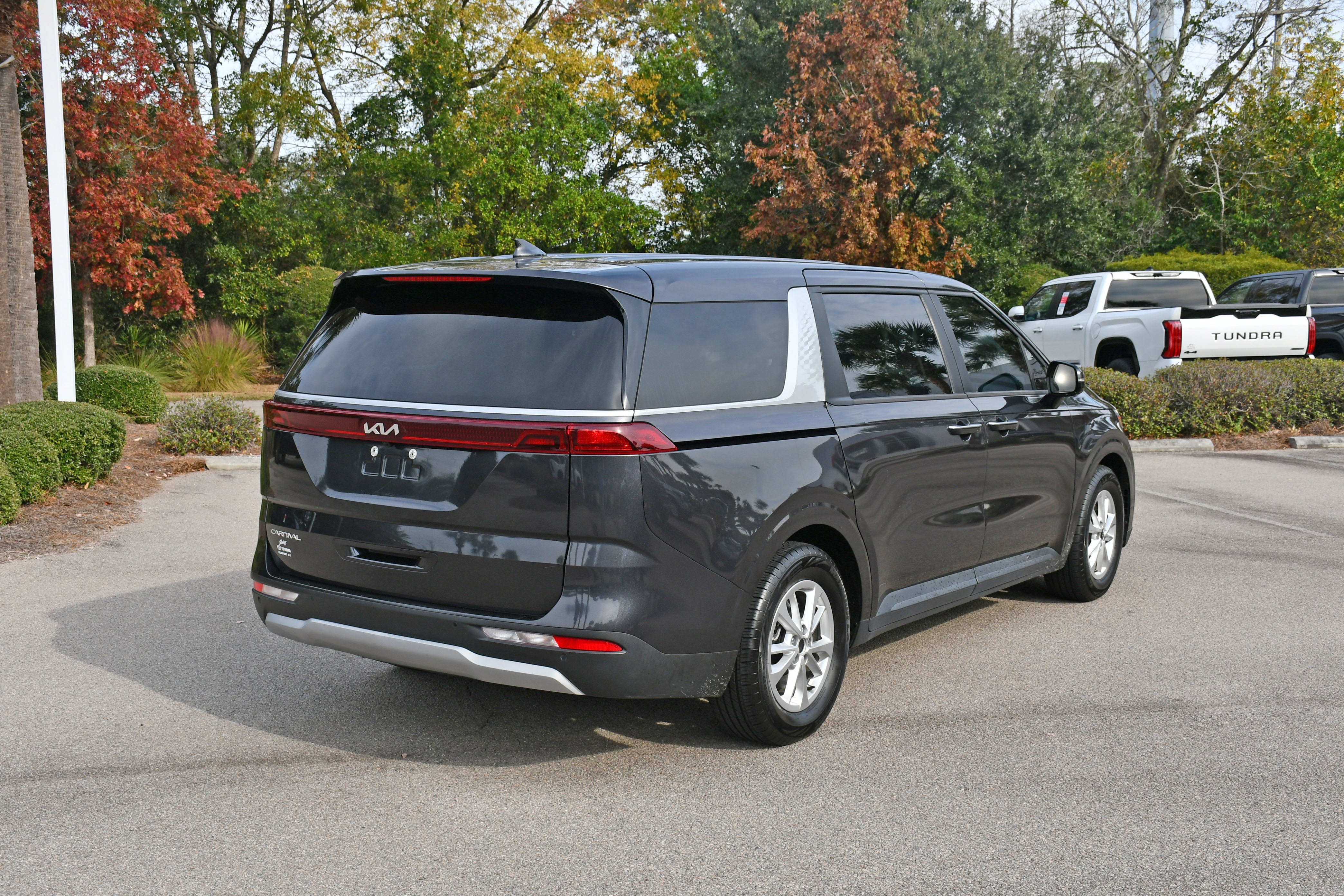 2023 Kia Carnival LX