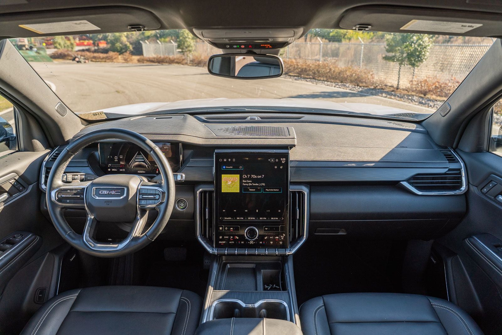 2024 GMC Acadia Elevation