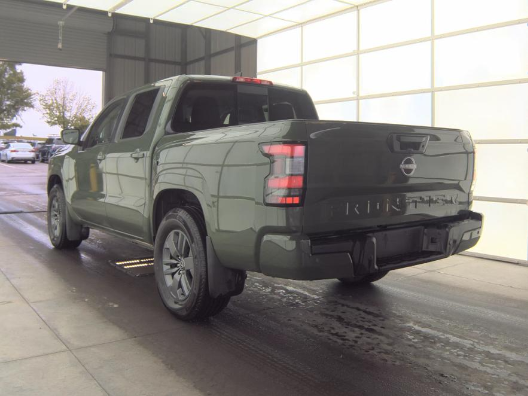 2025 Nissan Frontier SV