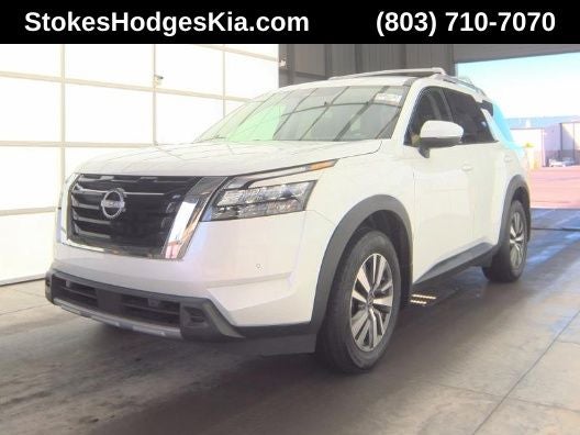 2025 Nissan Pathfinder SL