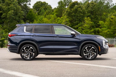 2022 Mitsubishi Outlander SE