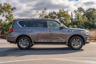 2023 INFINITI QX80 LUXE