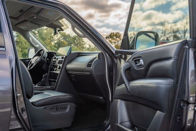 2023 INFINITI QX80 LUXE