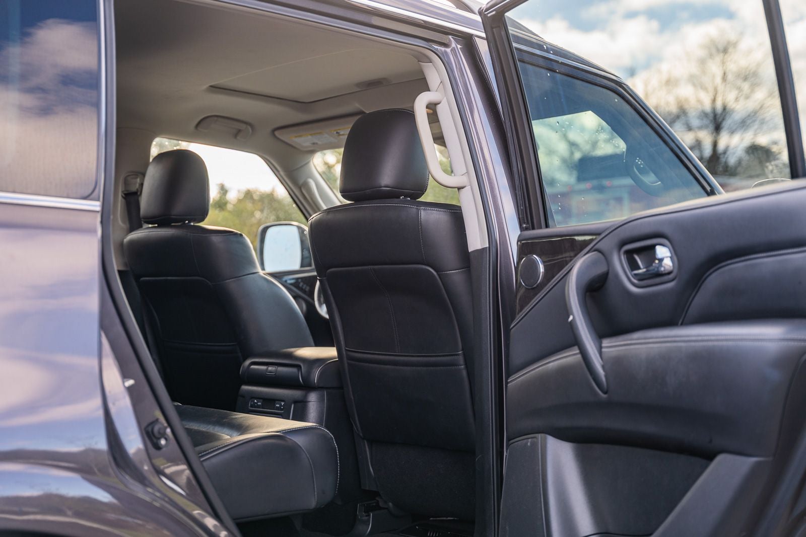 2023 INFINITI QX80 LUXE