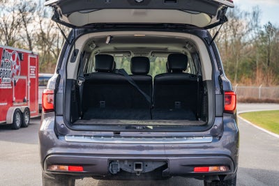 2023 INFINITI QX80 LUXE