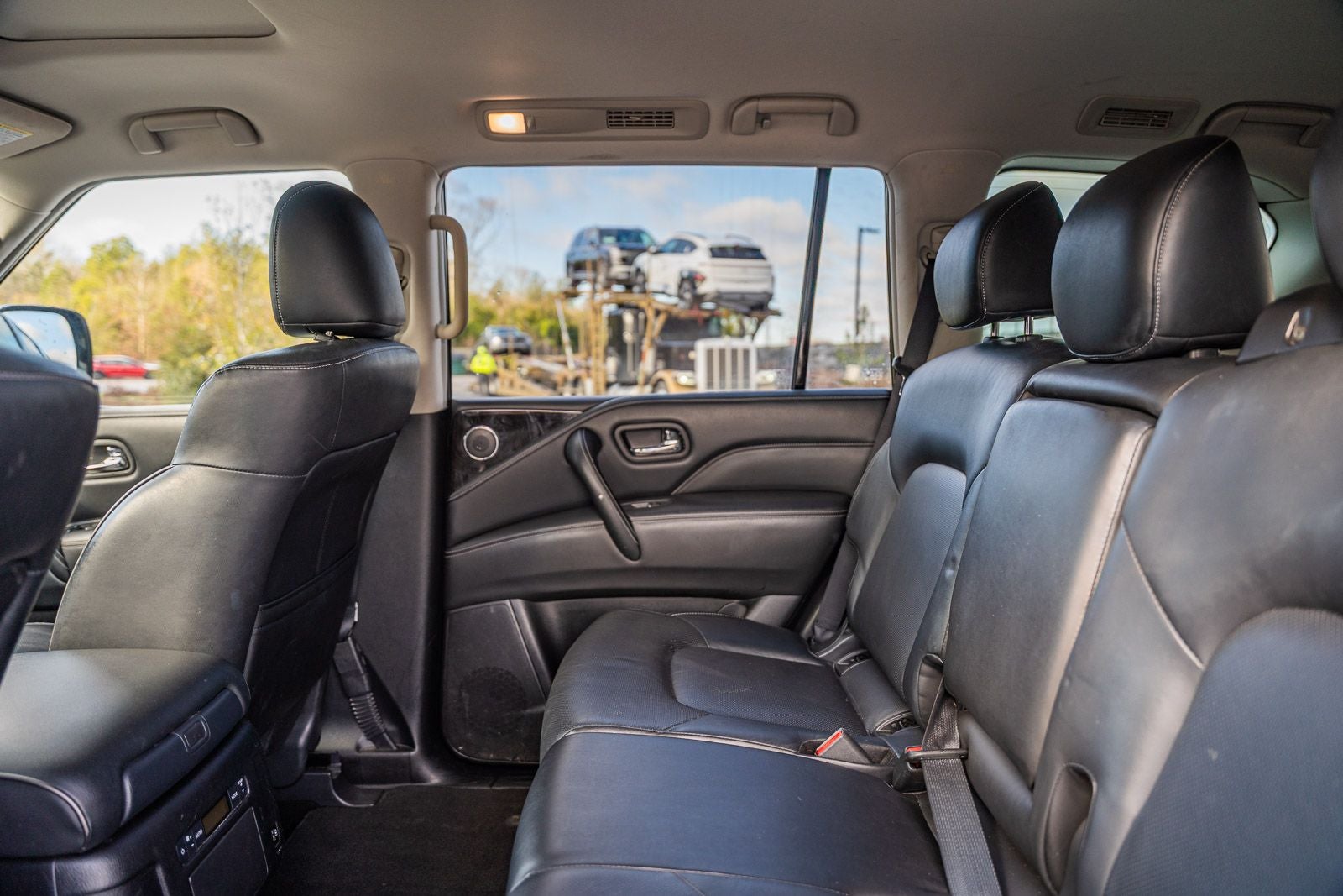 2023 INFINITI QX80 LUXE