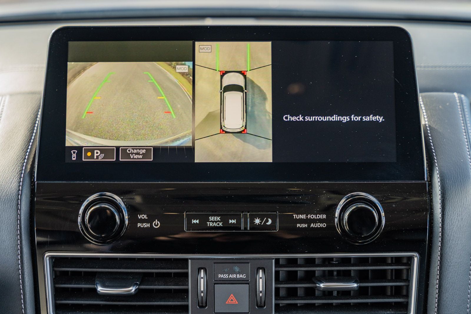 2023 INFINITI QX80 LUXE