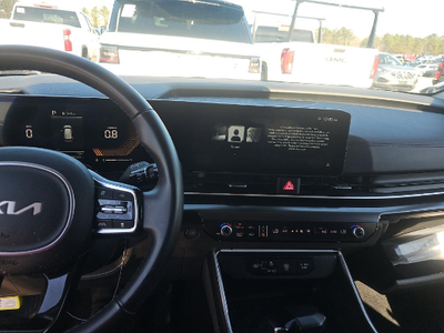 2025 Kia Carnival LXS