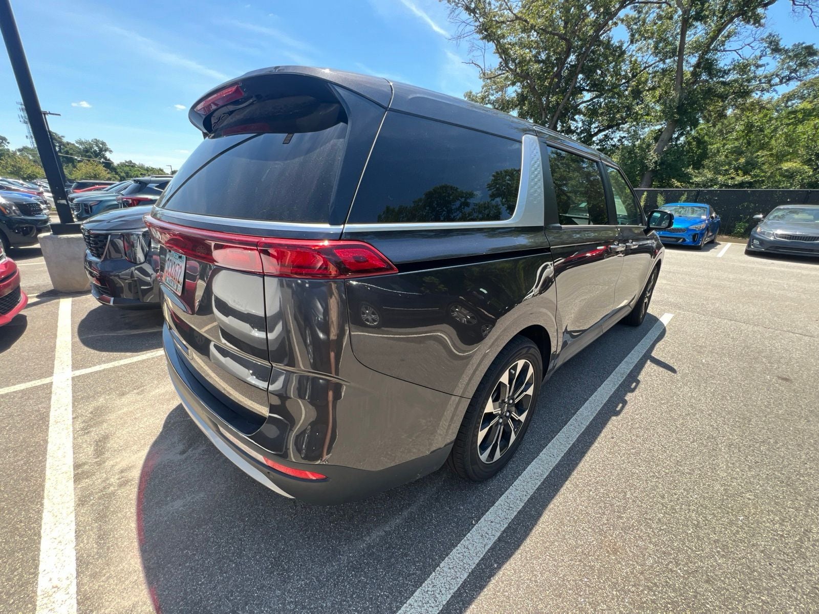 2024 Kia Carnival EX