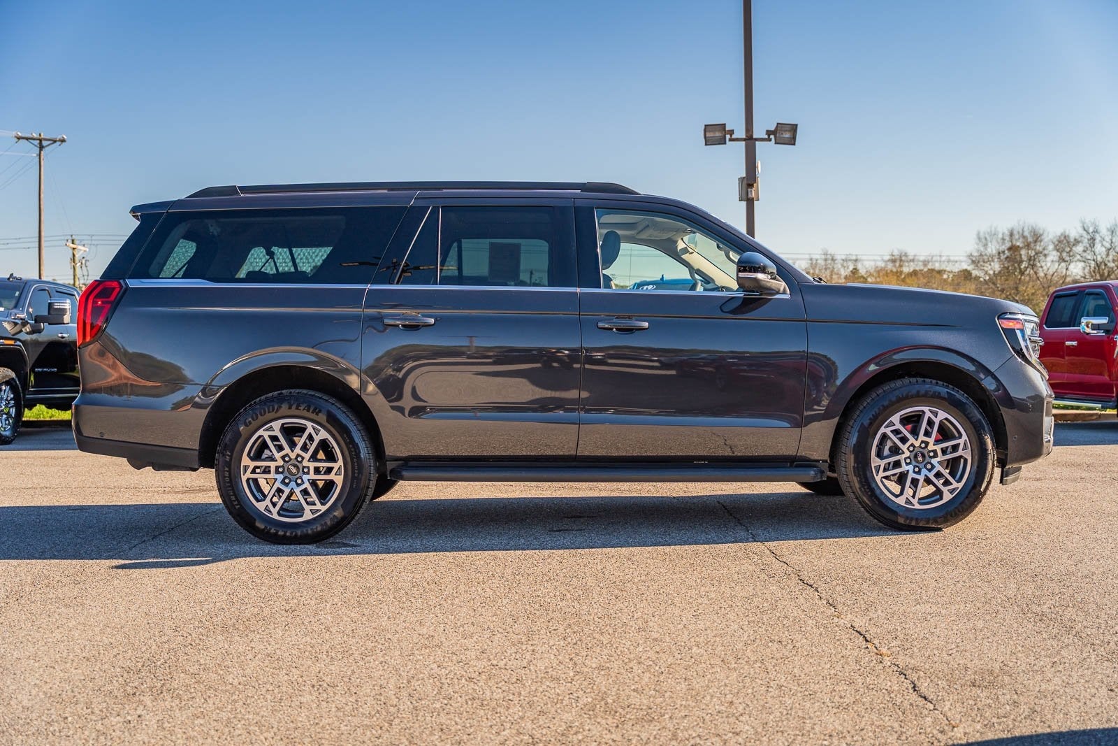 2025 Ford Expedition Max Active