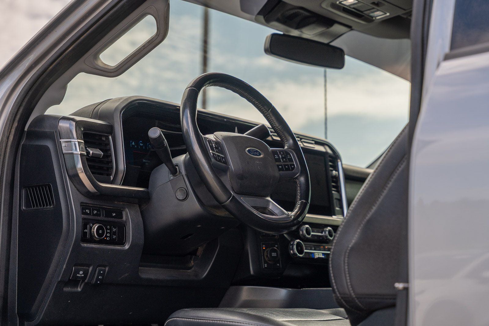 2023 Ford F-350SD Lariat