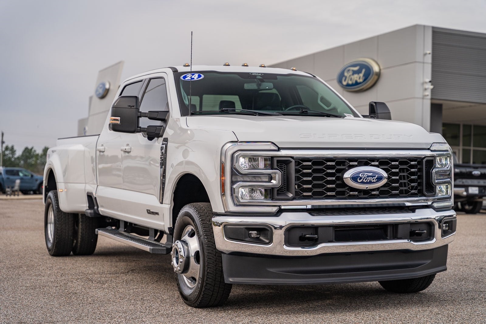 2024 Ford F-350SD Lariat DRW