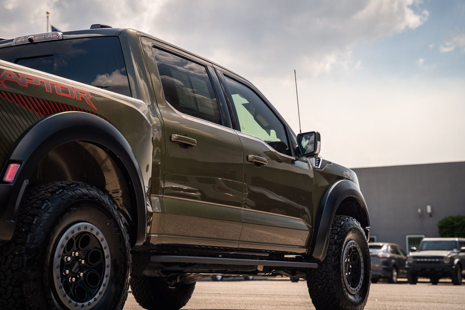 2025 Ford F-150 Raptor 37R