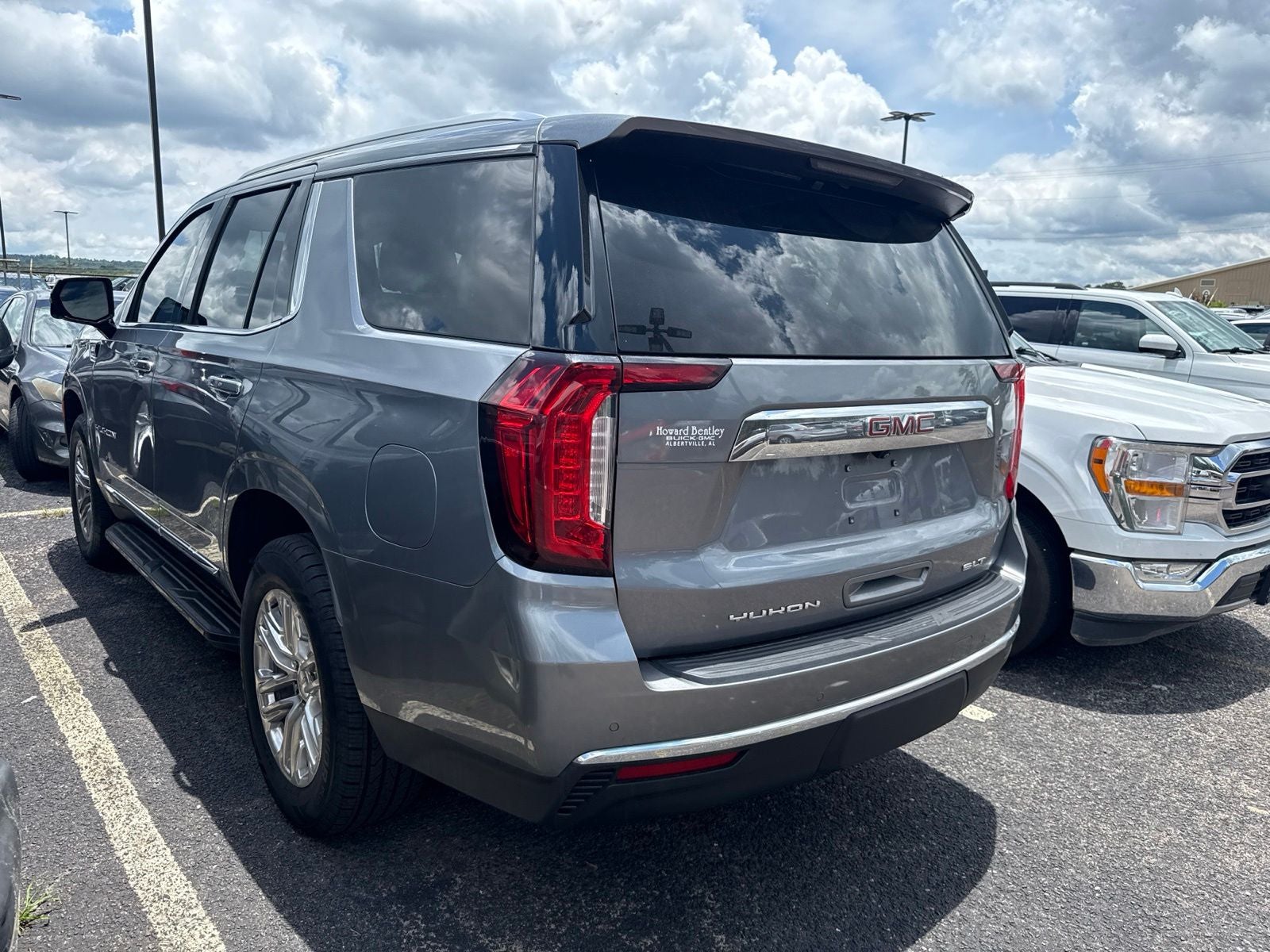 2022 GMC Yukon SLT