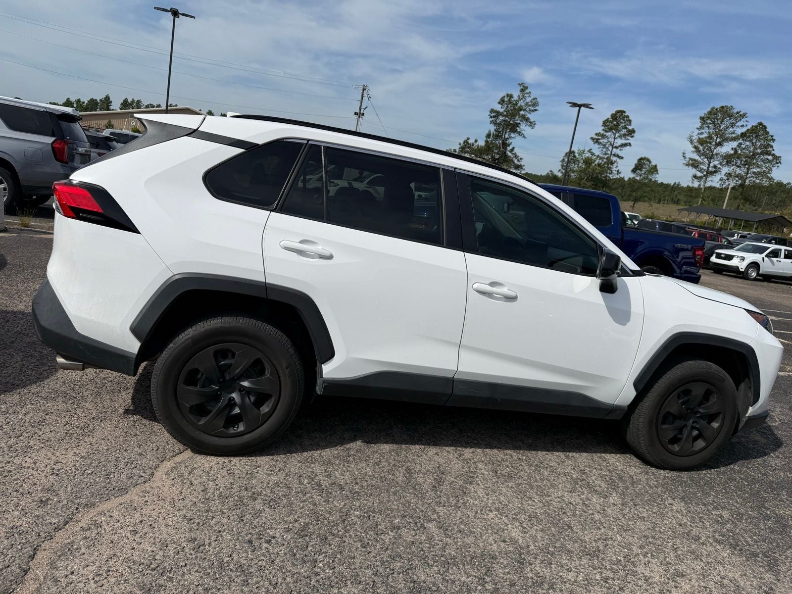 2020 Toyota RAV4 LE