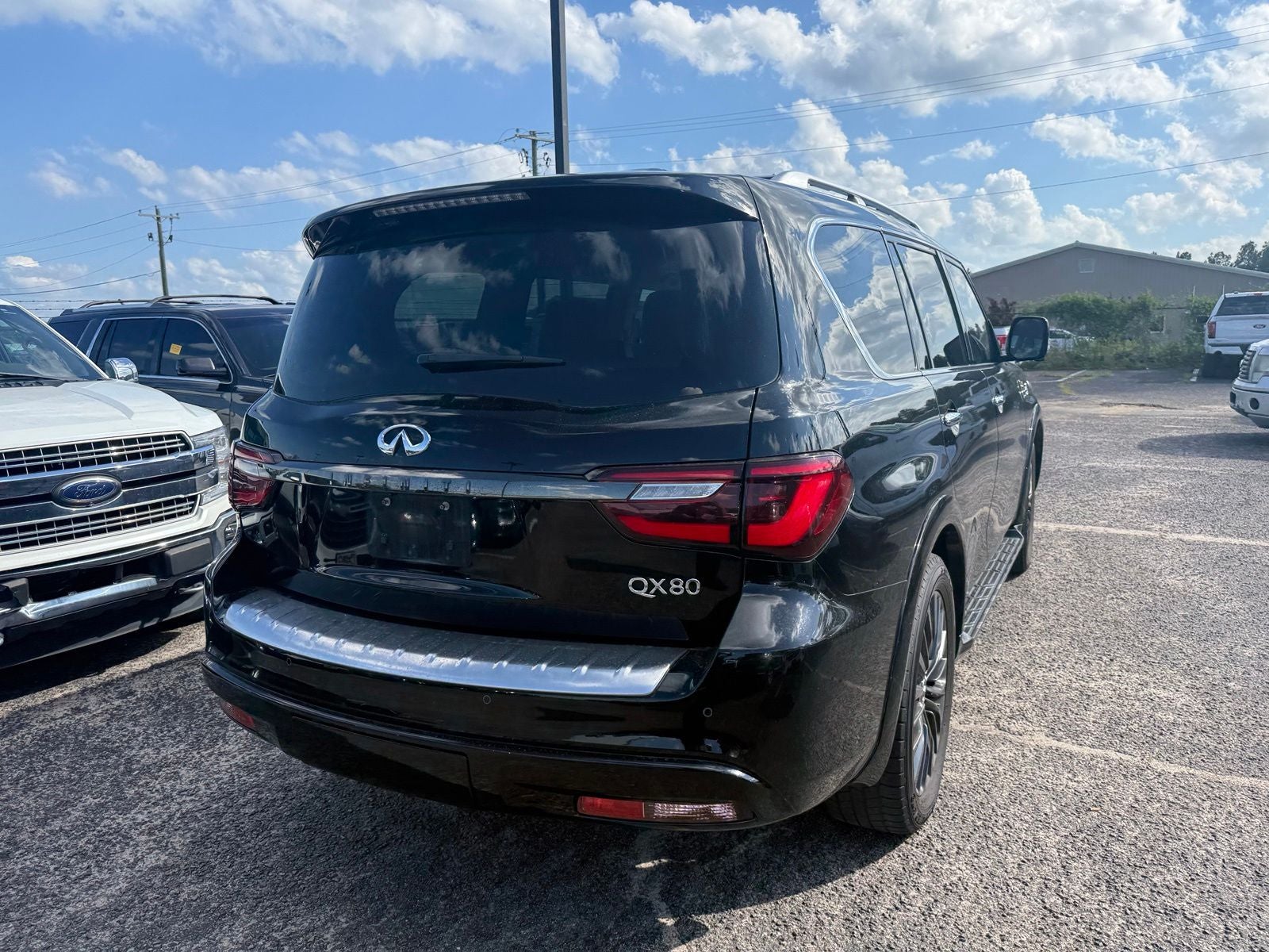 2021 INFINITI QX80 Premium Select